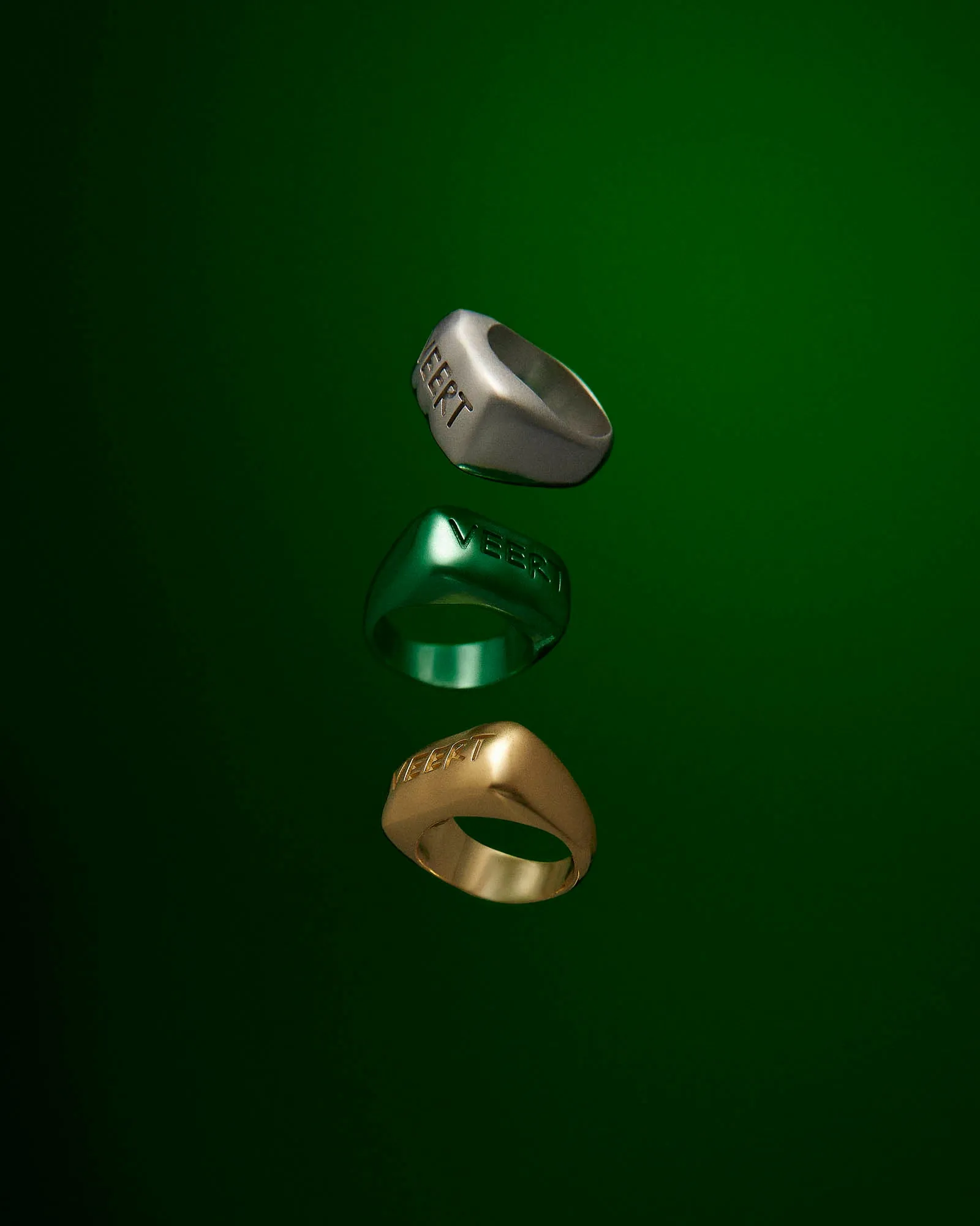 The Handwritten Logo Signet Ring in Yellow Gold sold by VEERT product image thumbnail 5