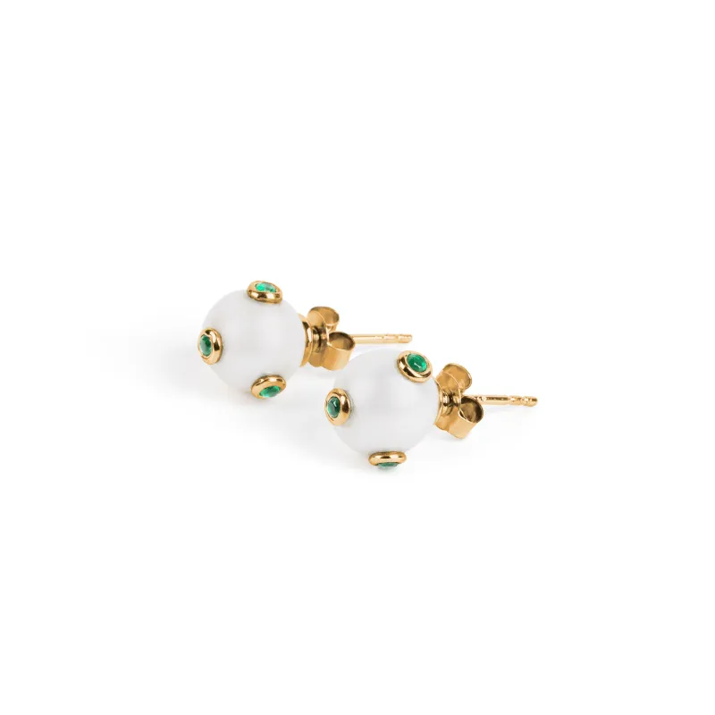 The Green Polka Dot Freshwater Pearl Earring Pair in Yellow Gold made by VEERT