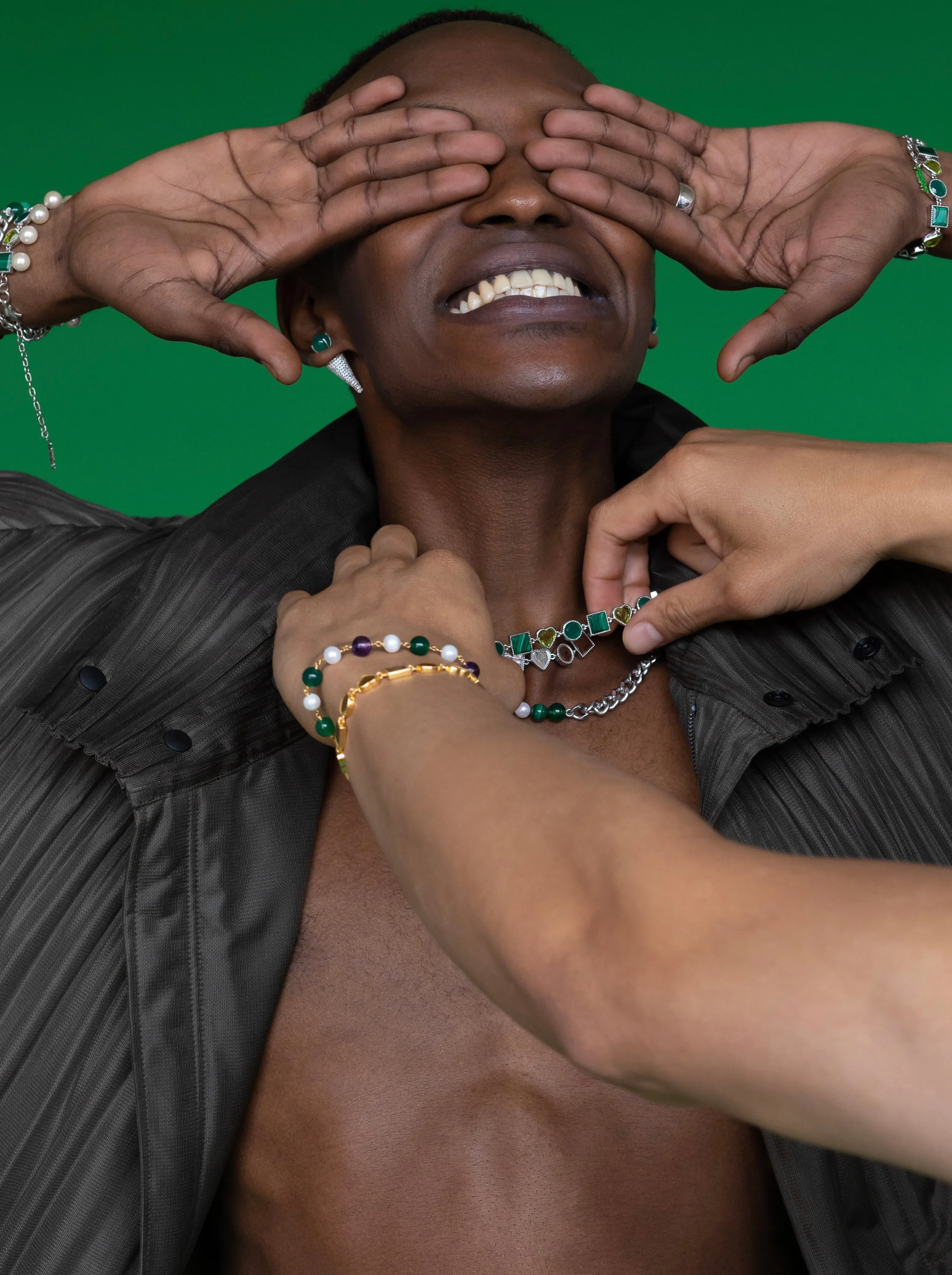 The Green Shape Bracelet in Yellow Gold sold by VEERT product image thumbnail 2
