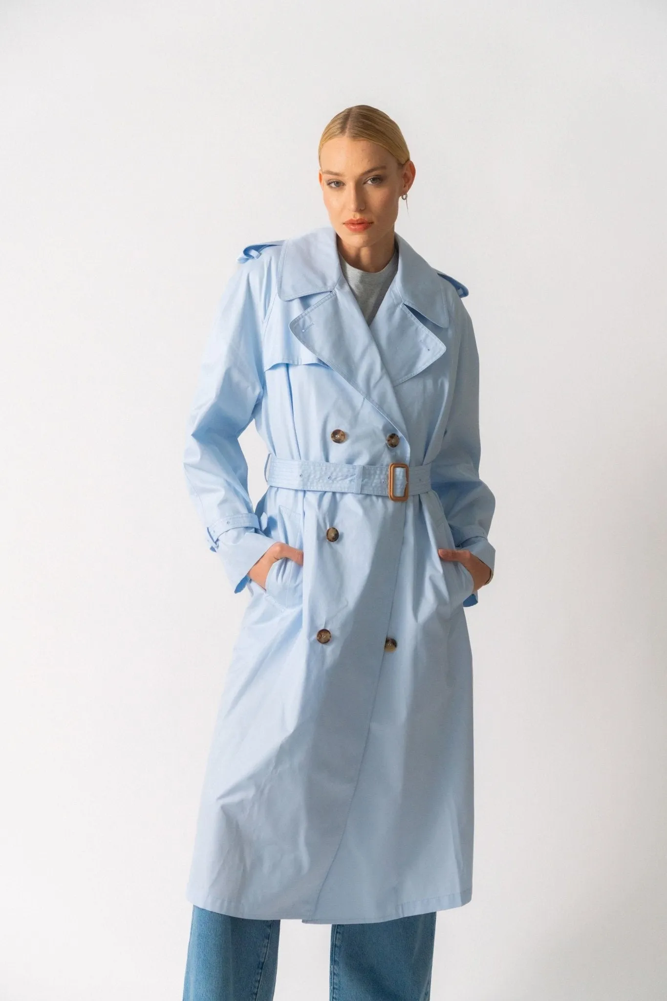 Trenchcoat sold by Bessette product image thumbnail 2