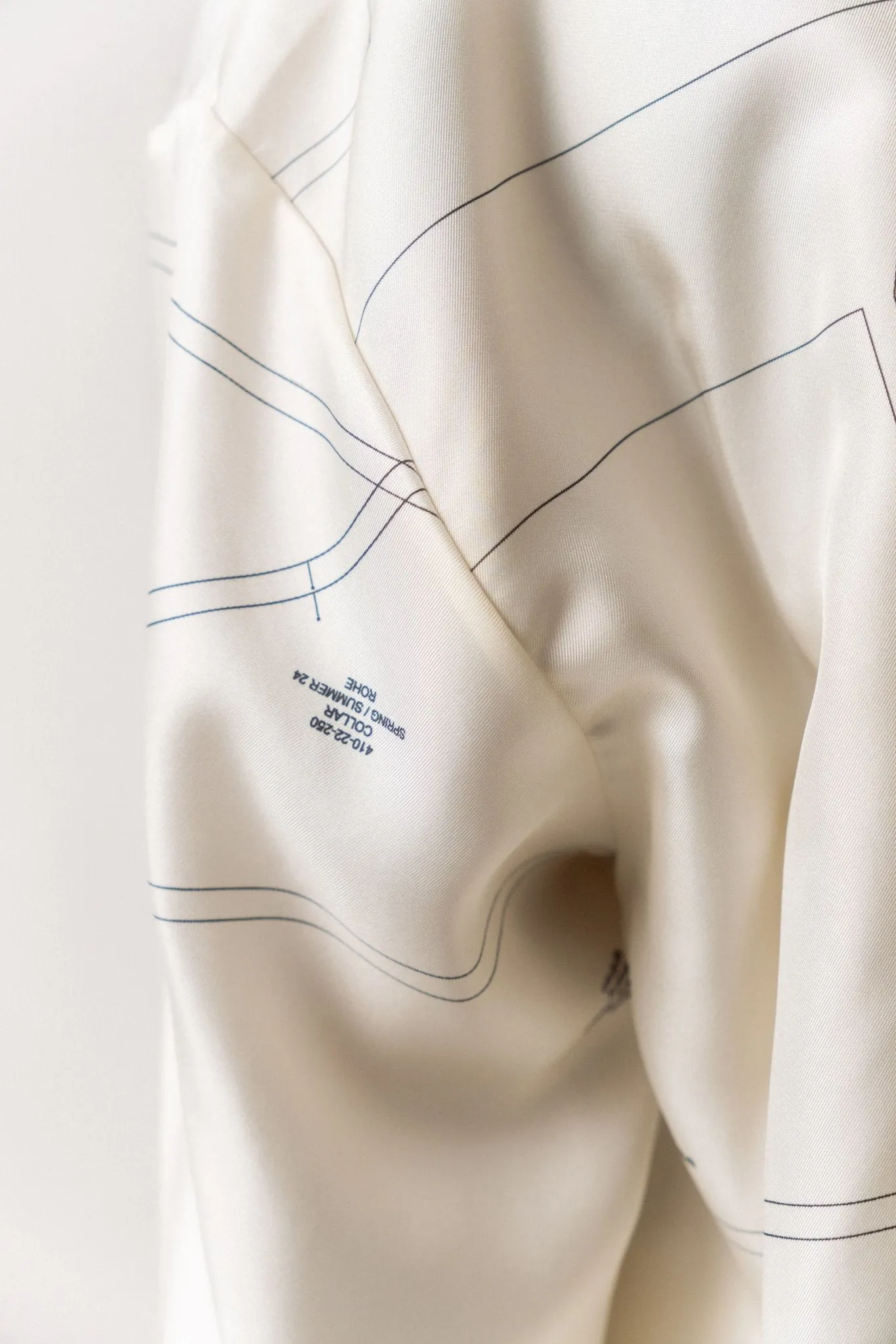 Róhe Oversized Pattern Silk Shirt sold by Bessette product image thumbnail 5