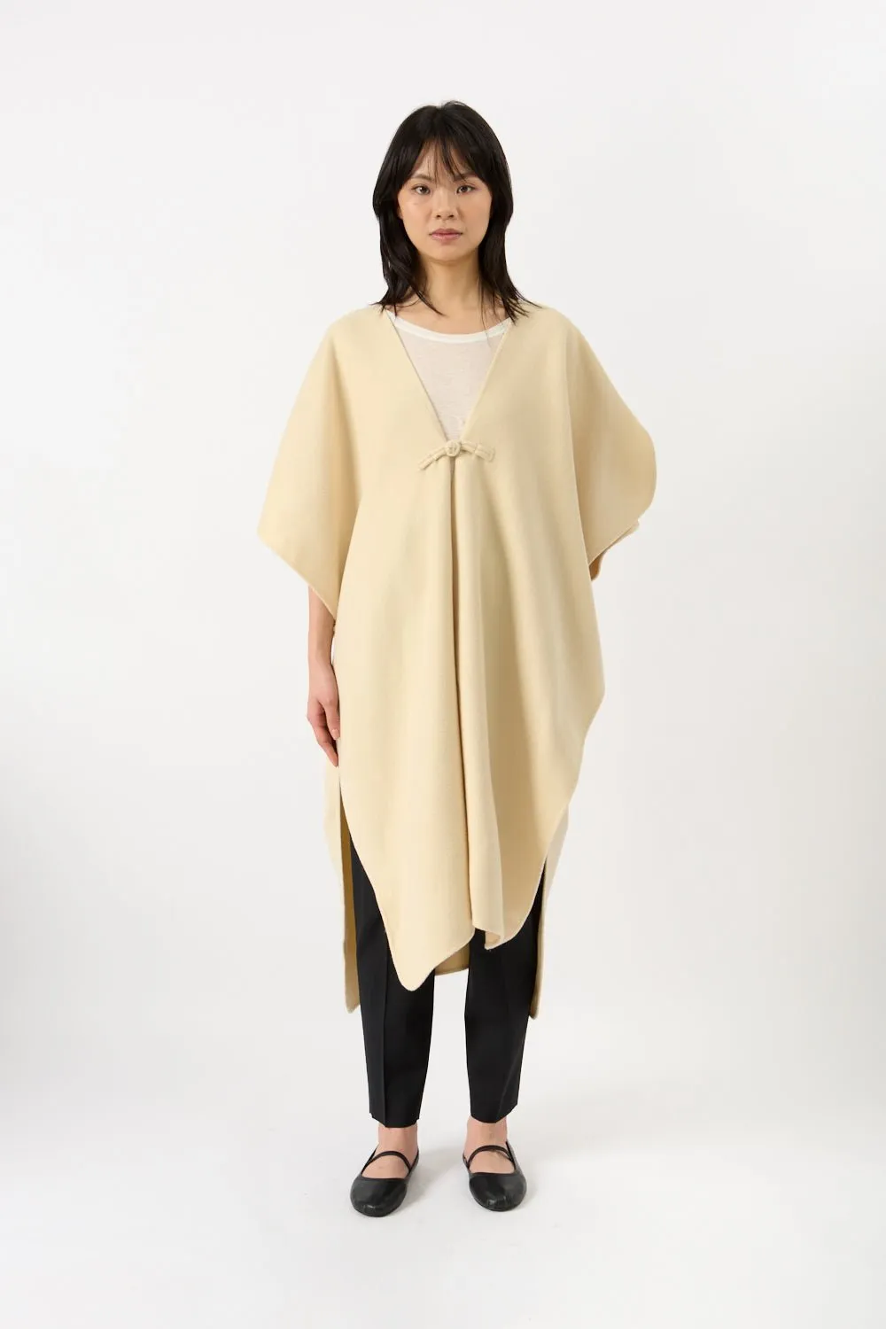 Robertas Cape sold by Bessette