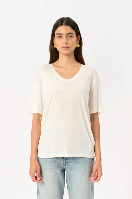 Vale T-Shirt sold by Bessette