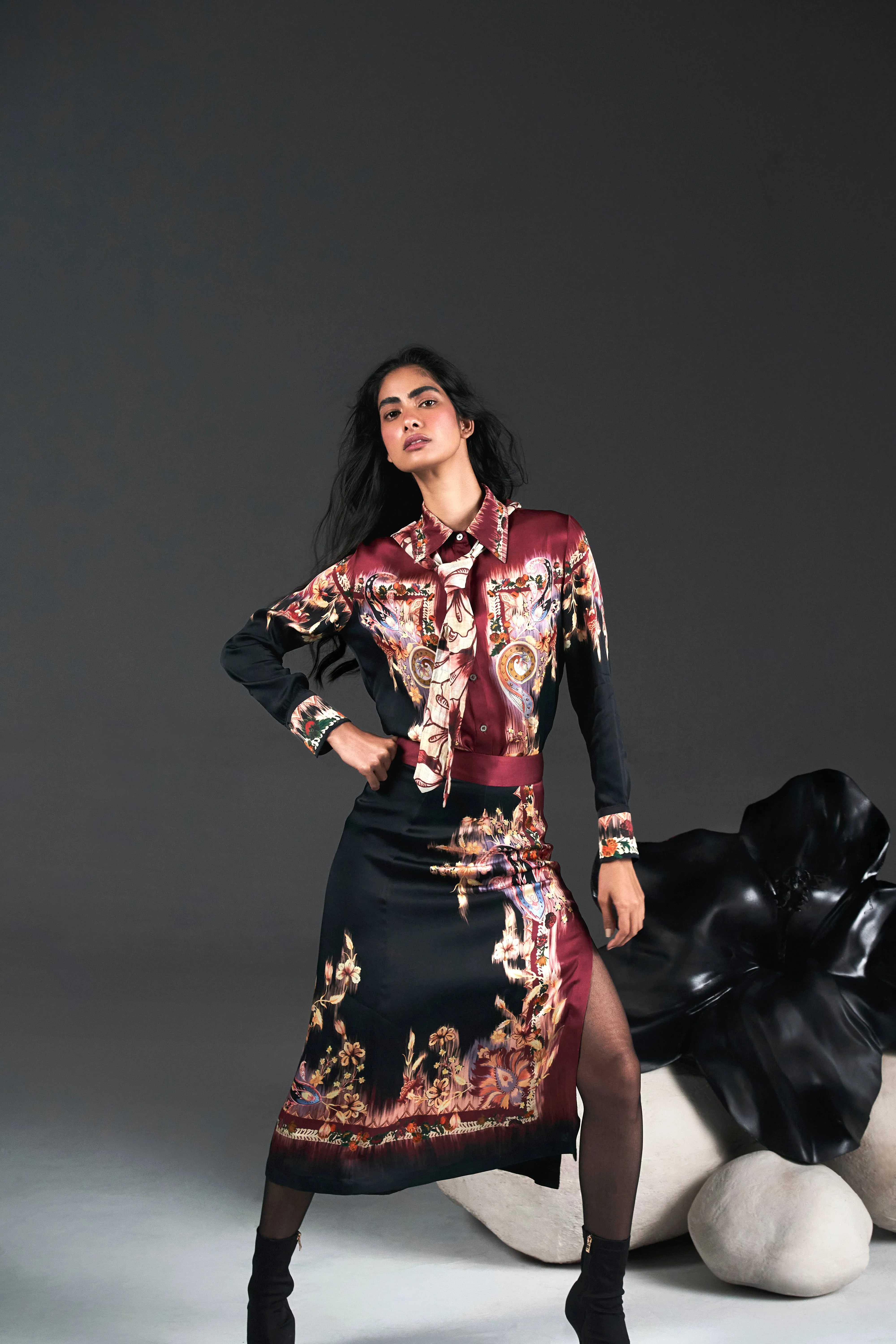 LA FUORI Dusty trail midi skirt sold by Bonvion product image thumbnail 4