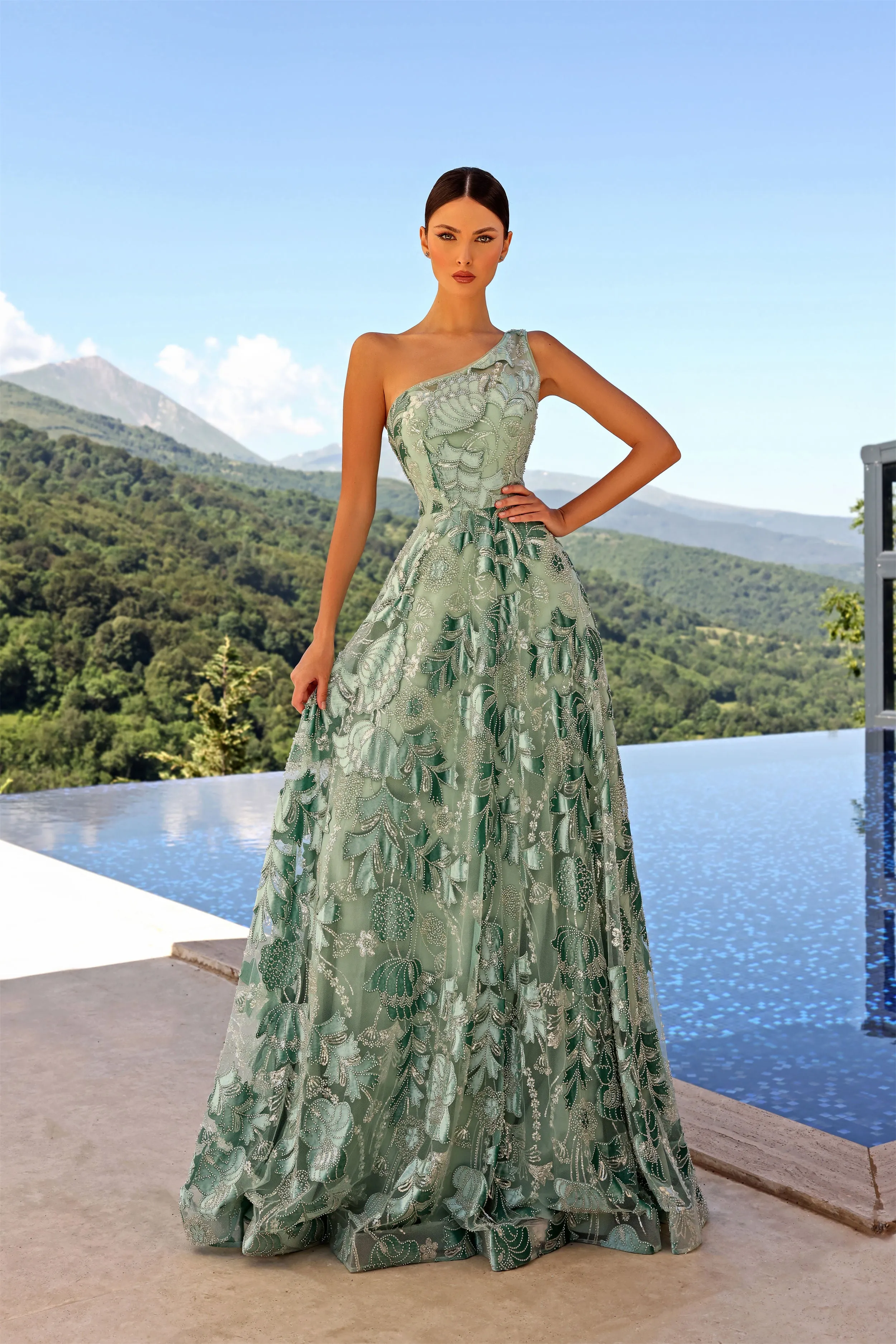 NICOLETTA Cameron Gown - Mint sold by Bonvion