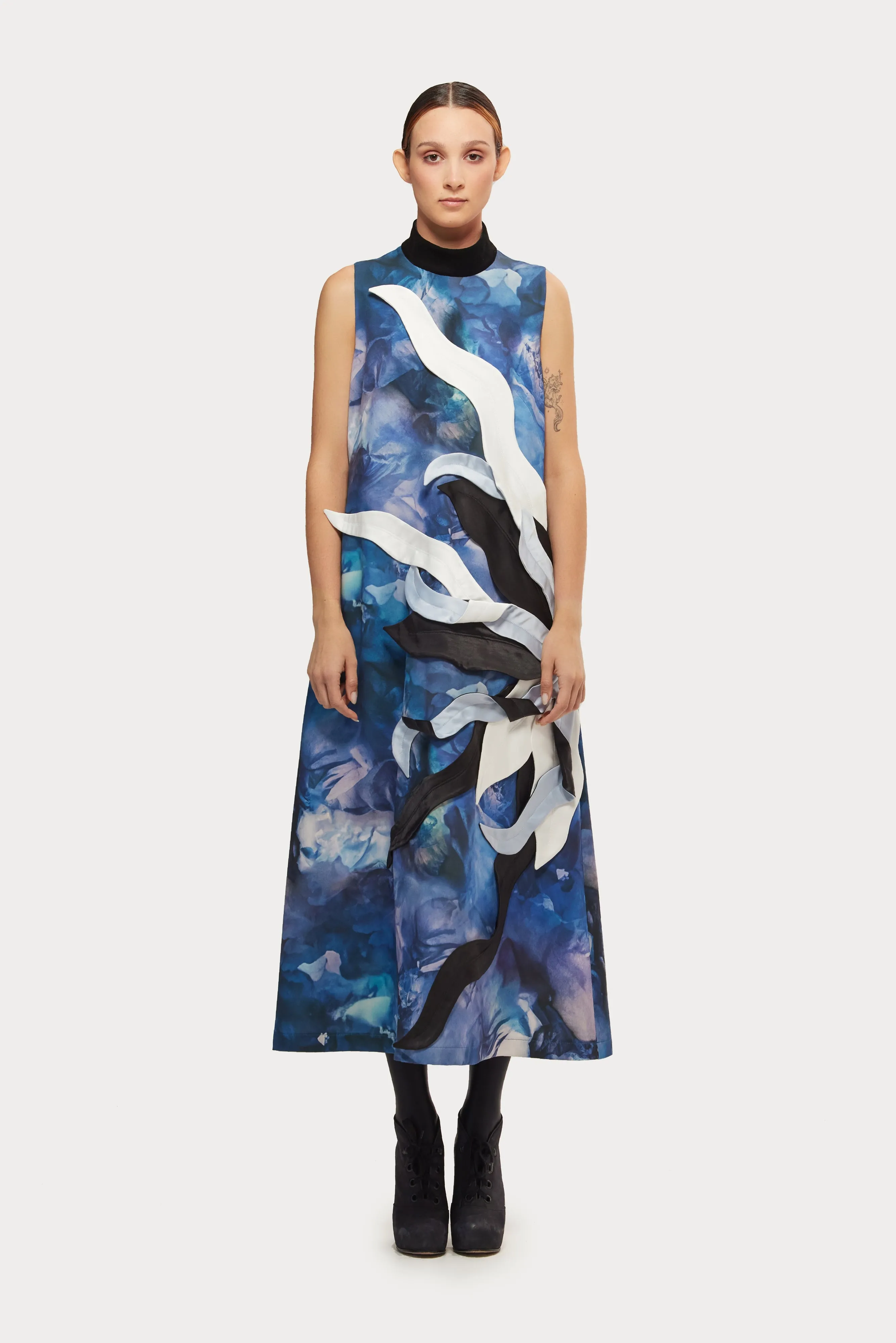 JULIA ALLERT High Neck Abstract Print Dress - Blue Print sold by Bonvion product image thumbnail 2
