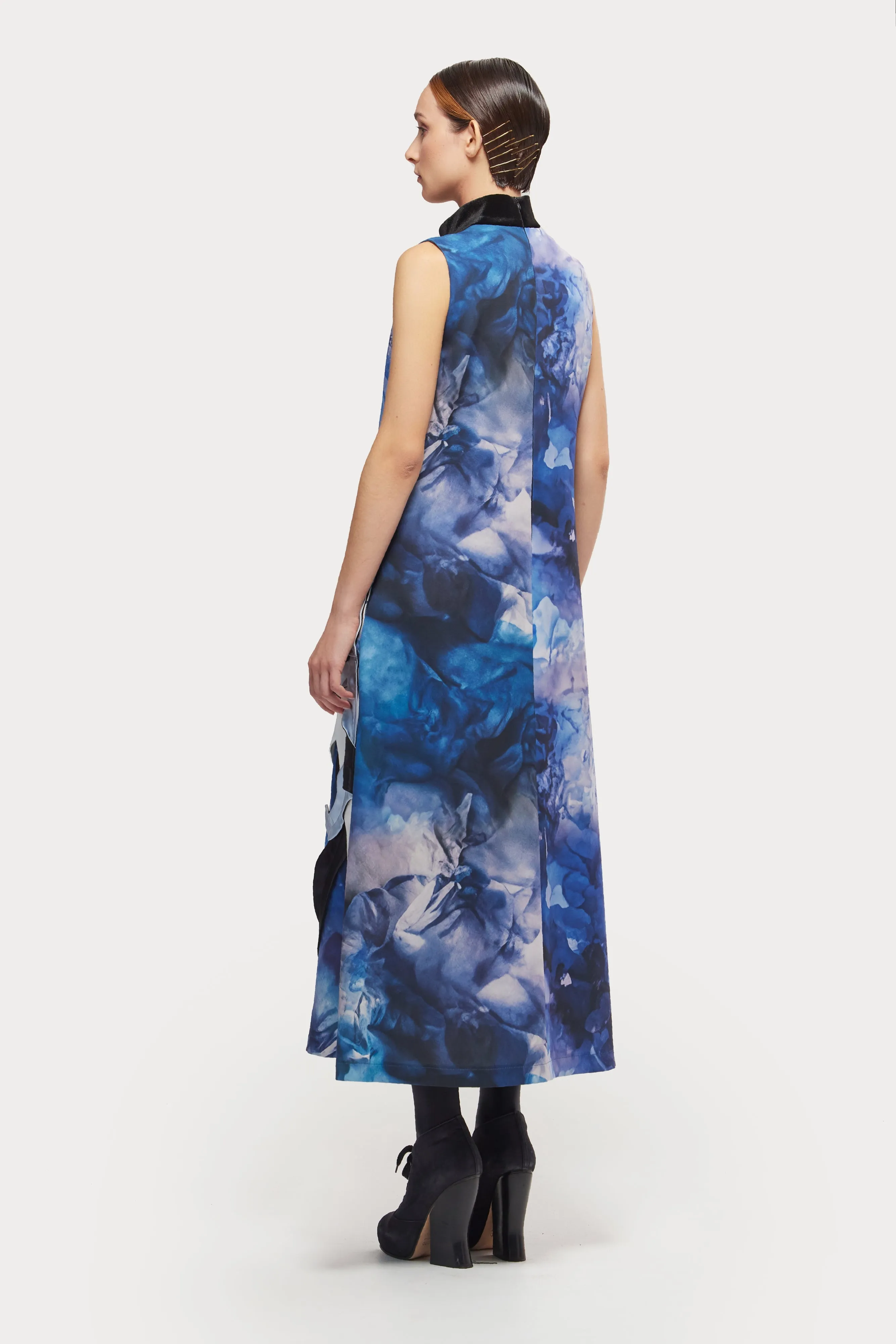 JULIA ALLERT High Neck Abstract Print Dress - Blue Print sold by Bonvion product image thumbnail 4