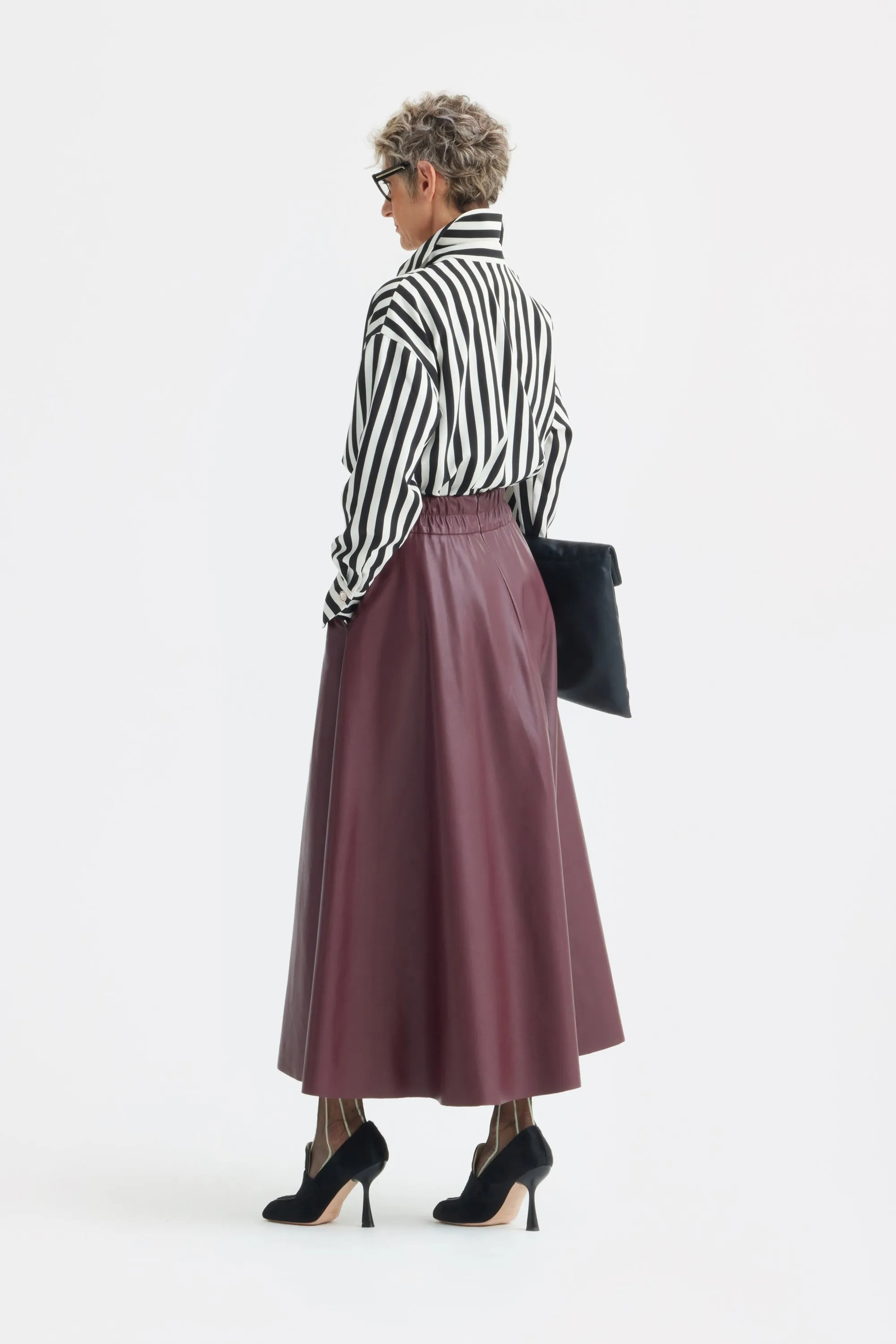 JULIA ALLERT Relaxed V-Neck Striped Blouse - Black/White sold by Bonvion product image thumbnail 3