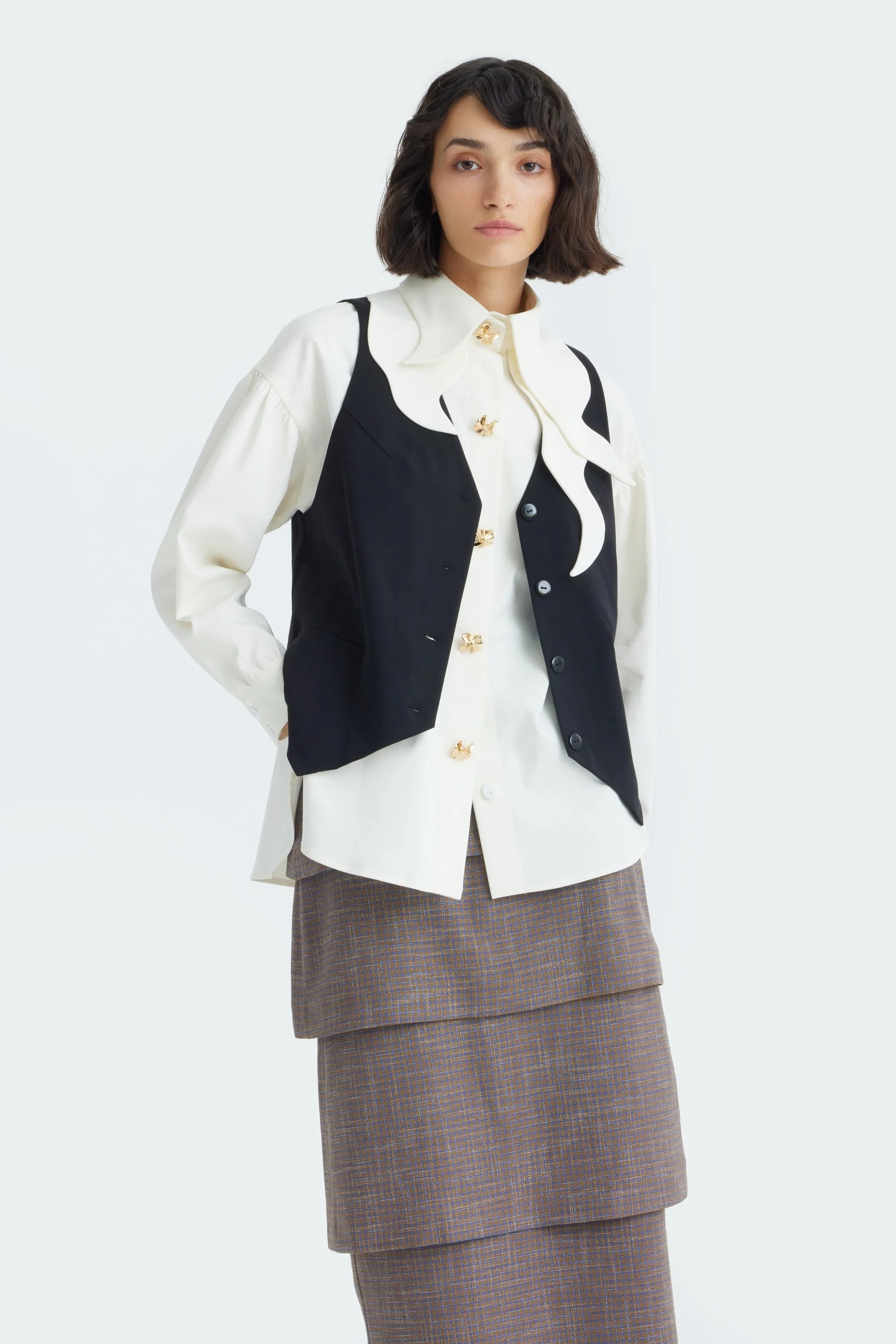 JULIA ALLERT Vintage-Inspired Blouse And Vest Set - Black/Ivory sold by Bonvion product image thumbnail 2