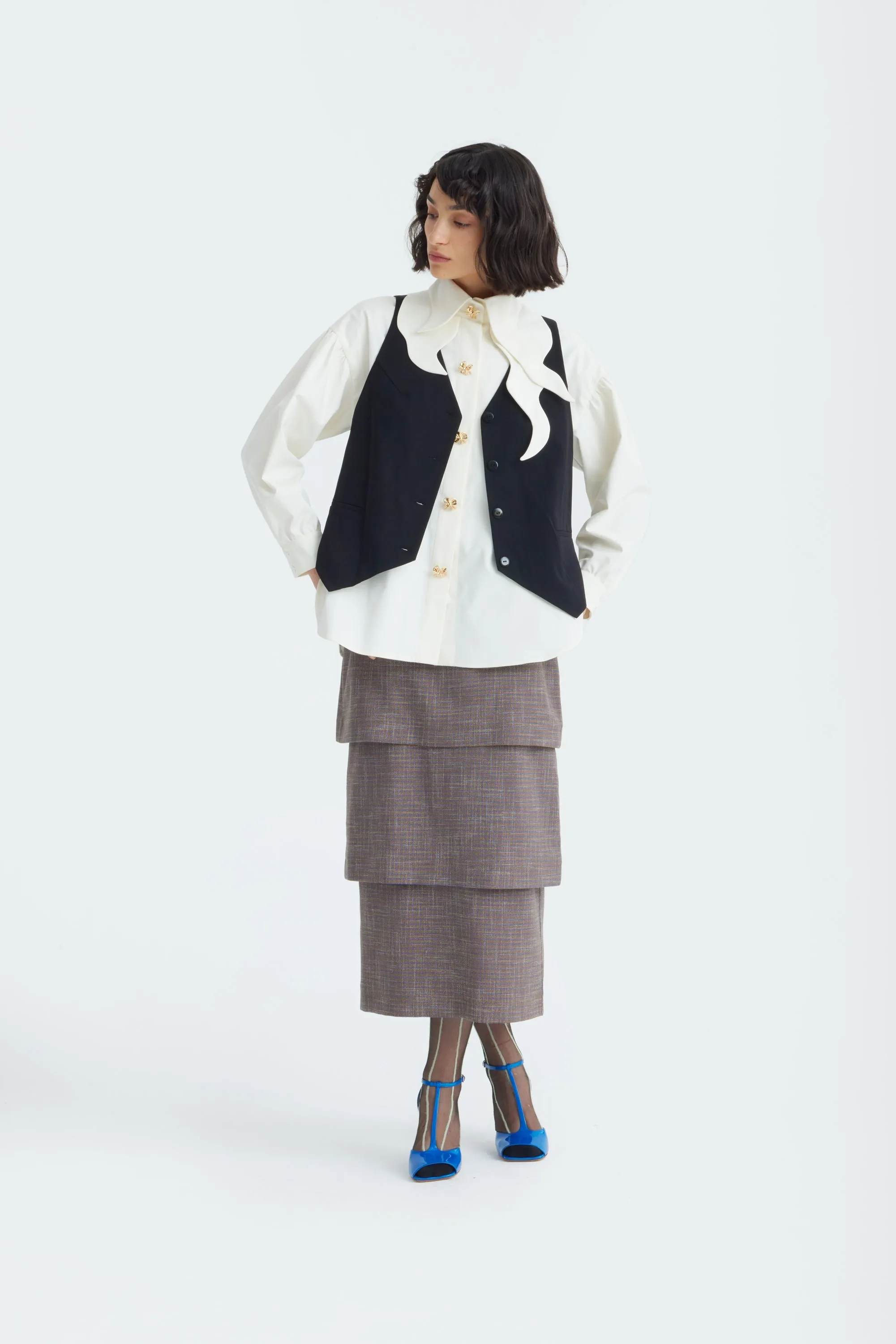 JULIA ALLERT Vintage-Inspired Blouse And Vest Set - Black/Ivory sold by Bonvion product image thumbnail 3