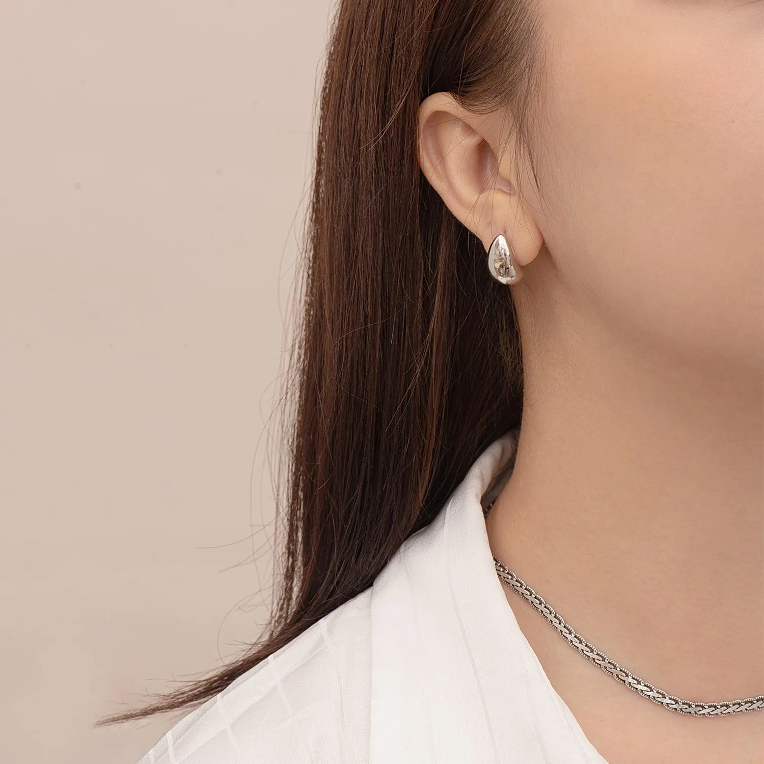 Shining Dôme Hoop Earrings sold by Jescojes product image thumbnail 4