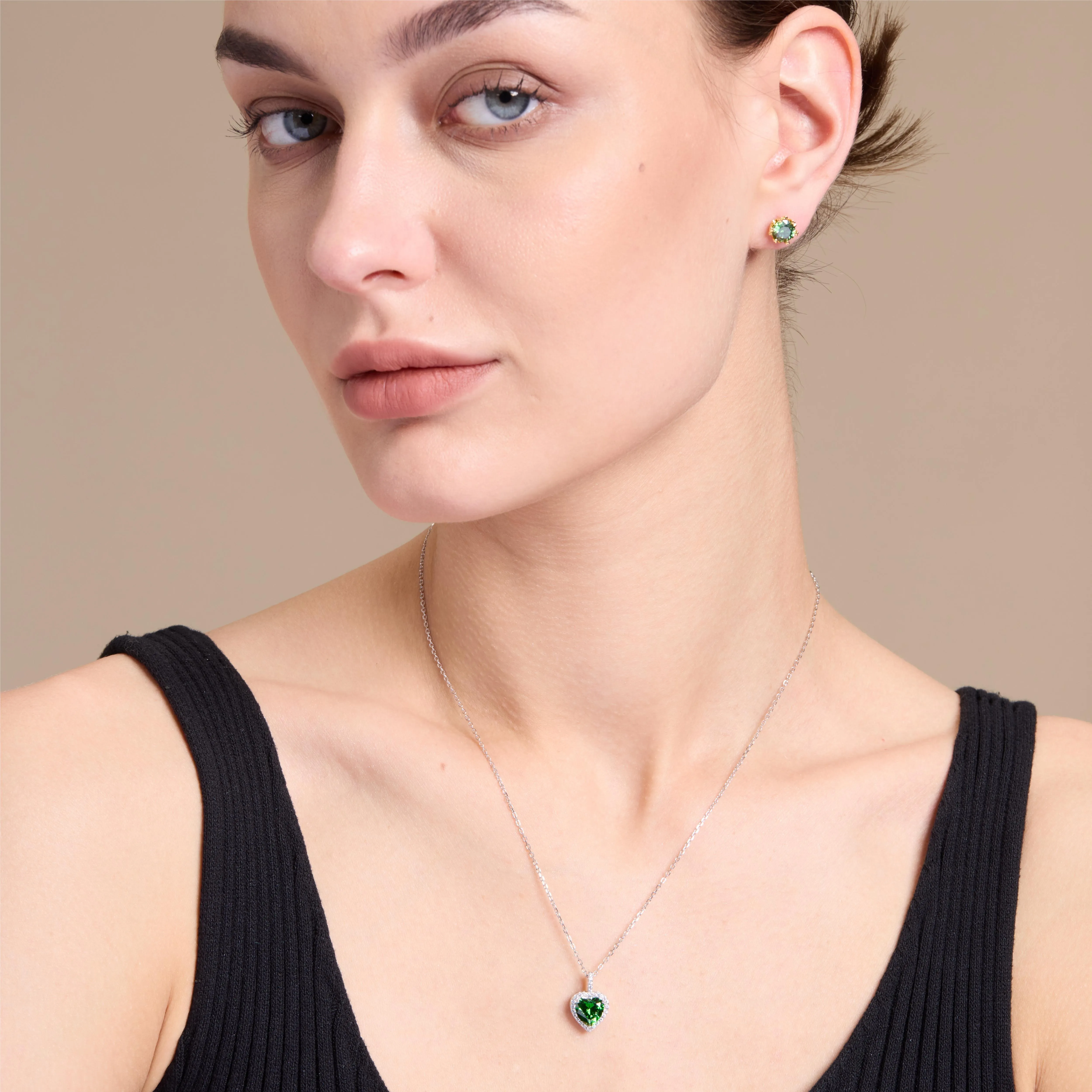 Romantic Green Heart Pendant Necklace sold by Jescojes product image thumbnail 3