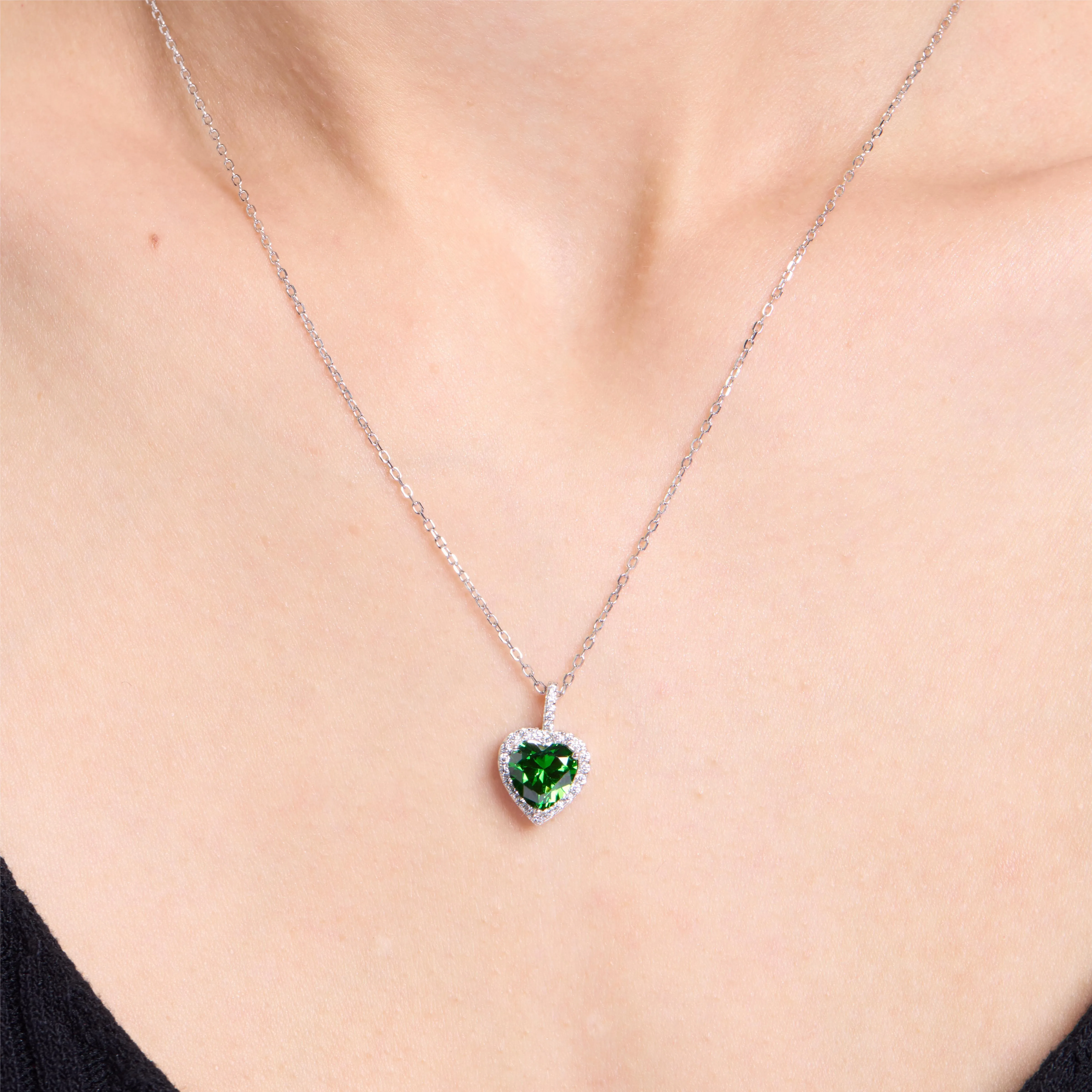 Romantic Green Heart Pendant Necklace sold by Jescojes product image thumbnail 2