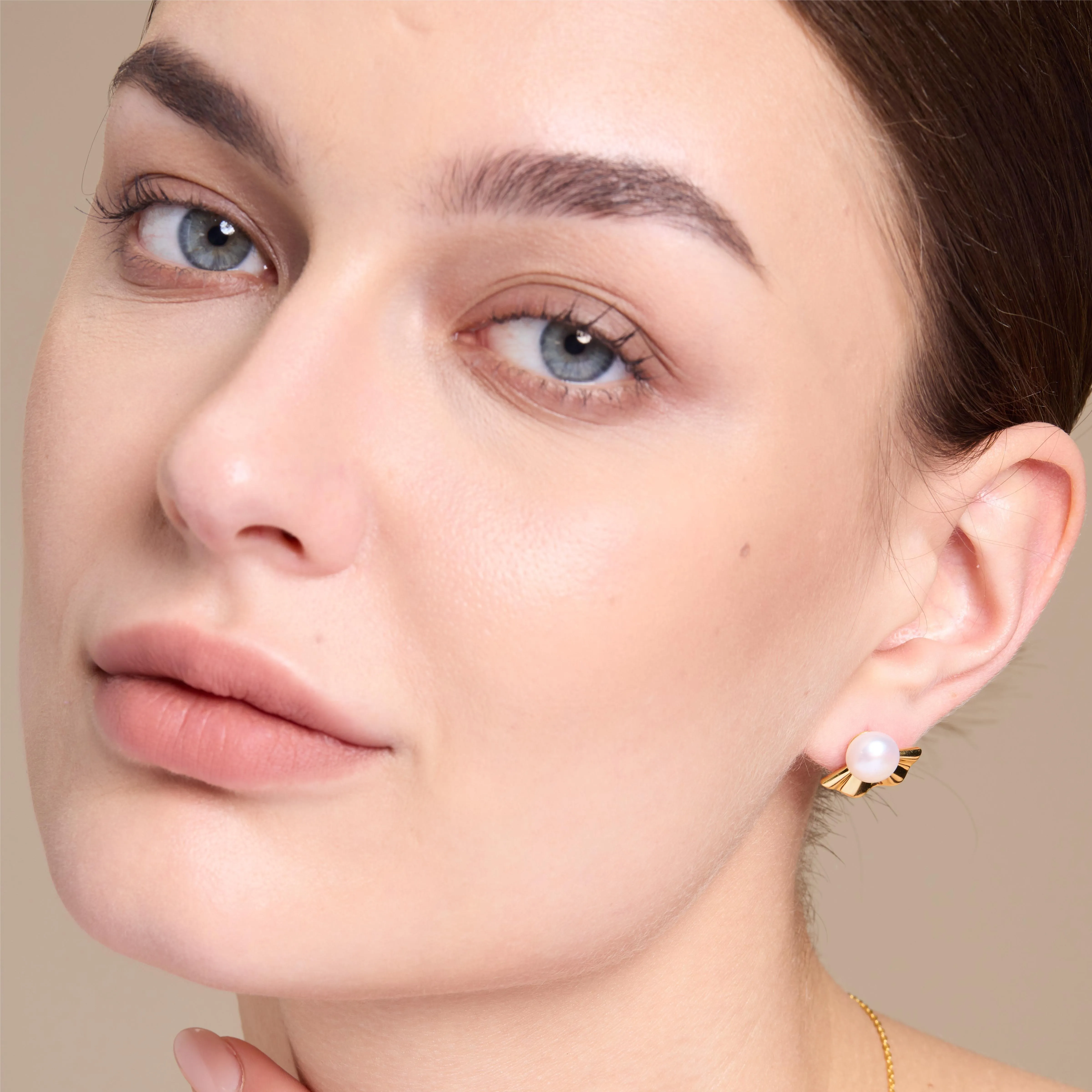 Exquisite Pearl Stud Earrings sold by Jescojes product image thumbnail 3