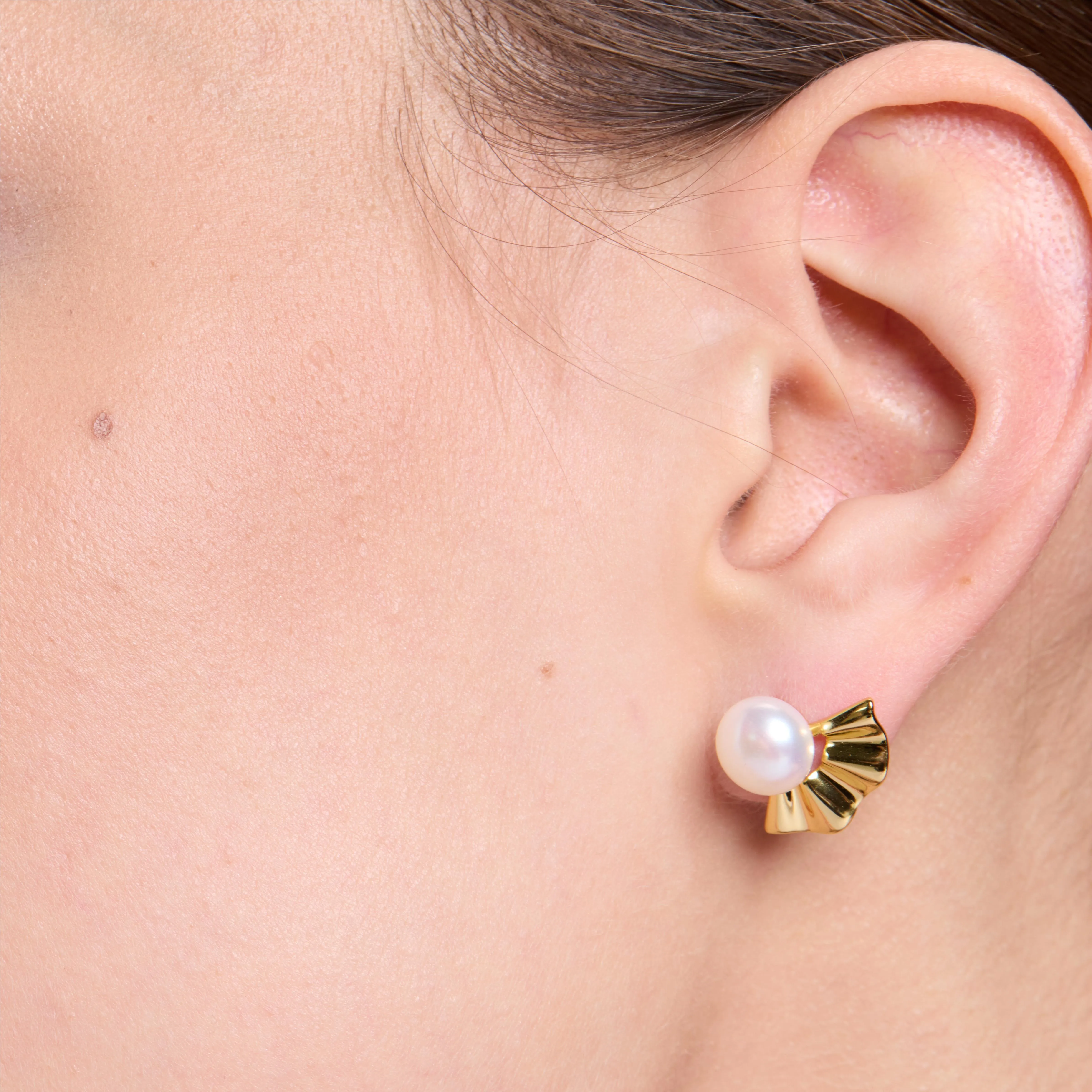 Exquisite Pearl Stud Earrings sold by Jescojes product image thumbnail 2