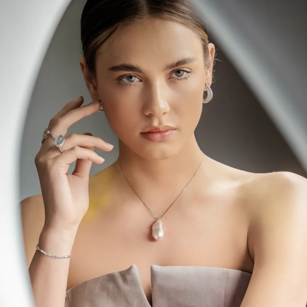 Dynamic Baroque Pearl Pendant Necklace sold by Jescojes product image thumbnail 2