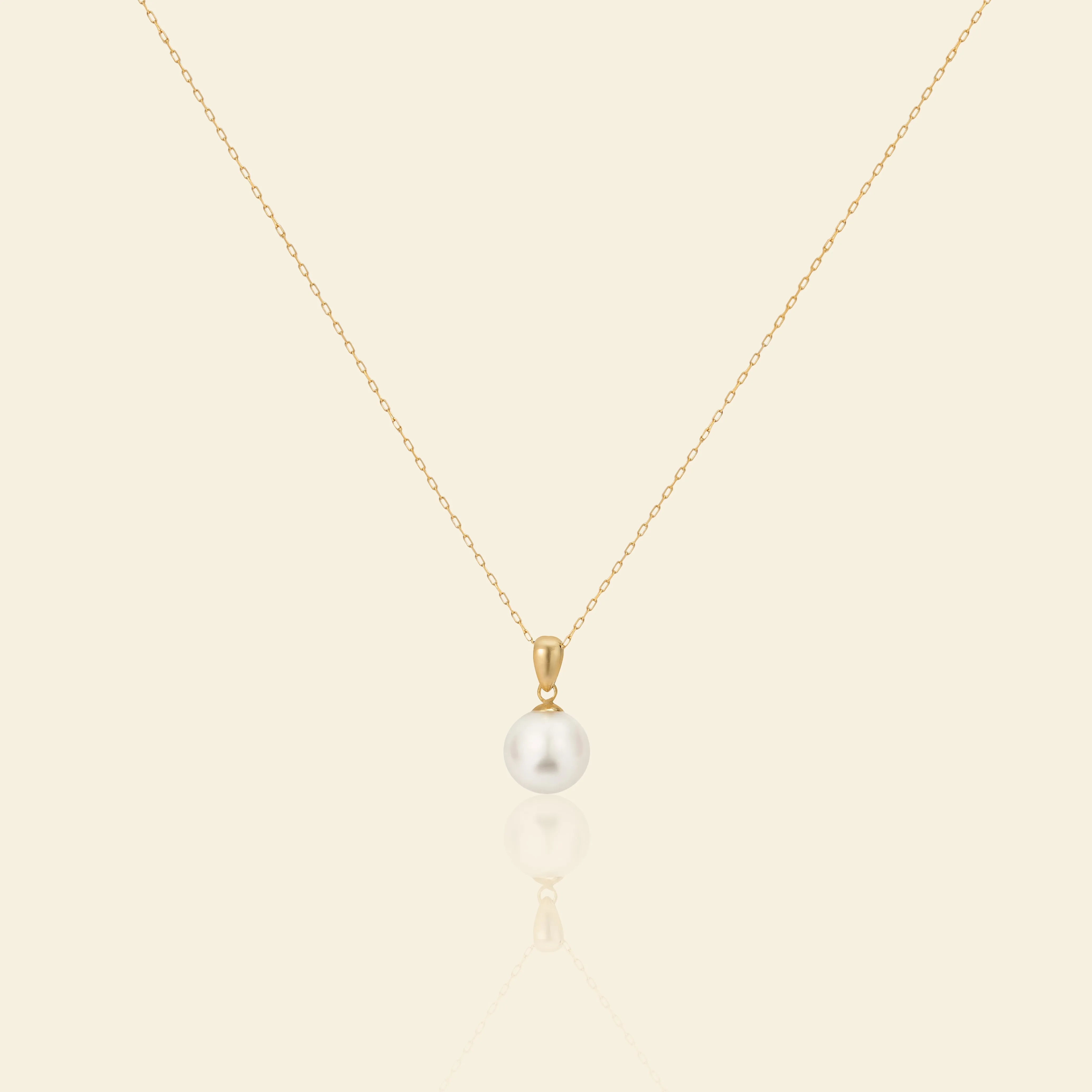 Shining Akoya Pearl 18K Gold Pendant Necklace sold by Jescojes