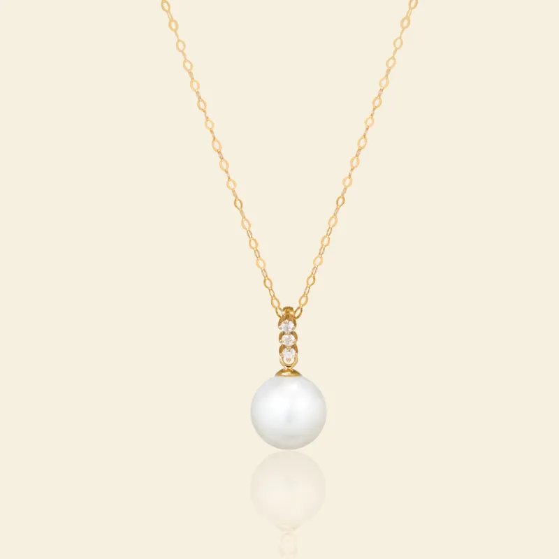 Sparkling Pearl Pendant Necklace sold by Jescojes