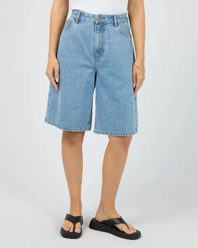 Maya Denim Jort Light Blue made by All About Eve