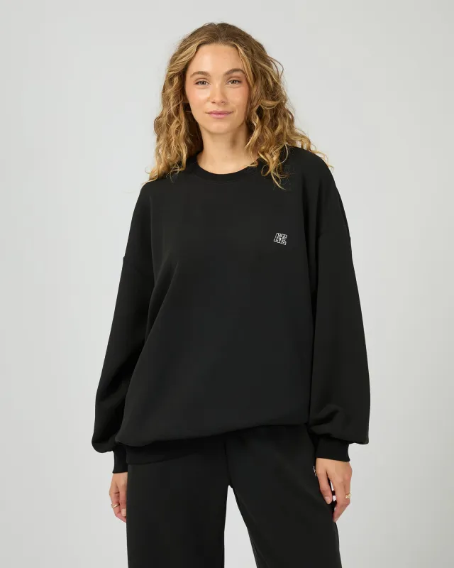 Luxe Active Box Crew Black made by All About Eve