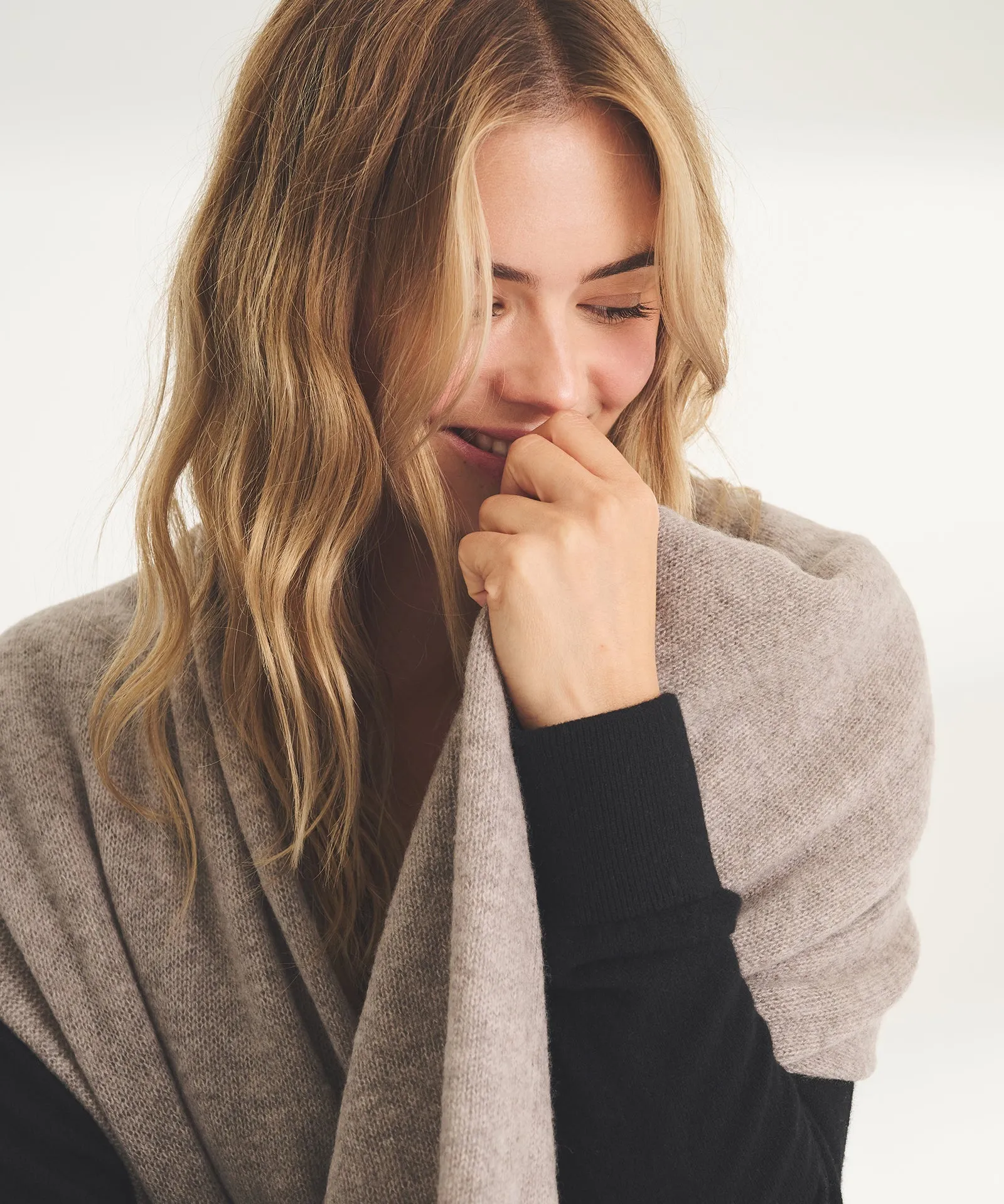 Featherweight Cashmere Wrap sold by NAADAM product image thumbnail 3