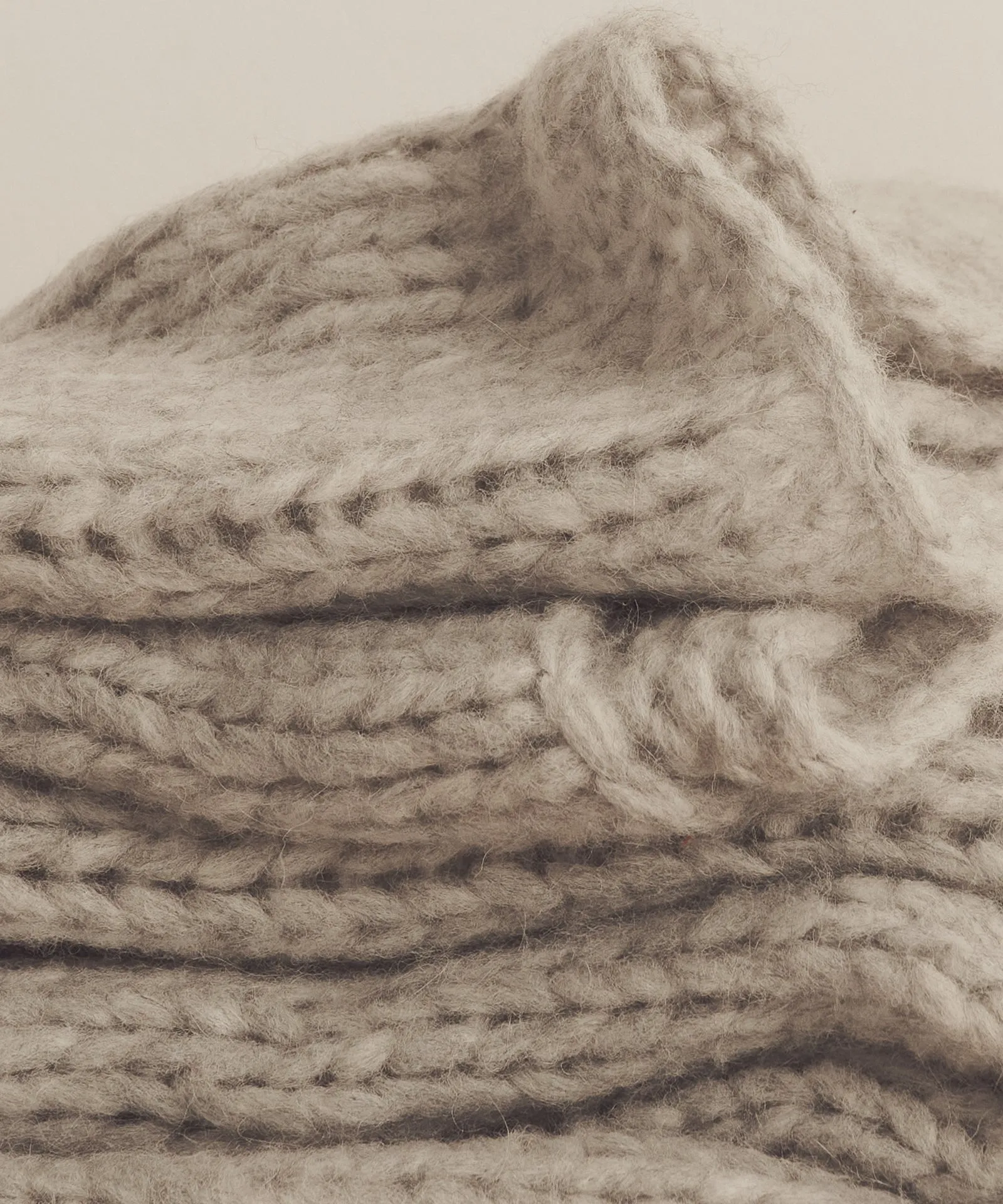 Lofty Alpaca Blanket sold by NAADAM product image thumbnail 5