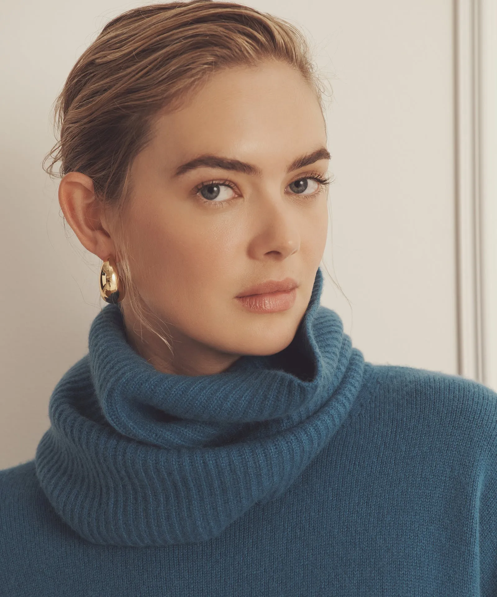 Luxe Cashmere Snood sold by NAADAM