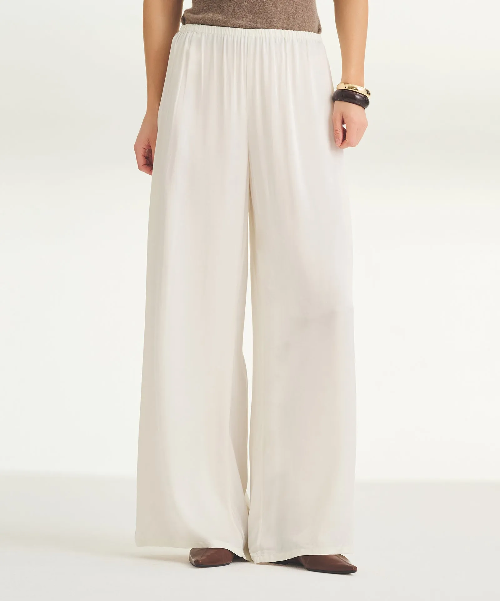 The Weightless Pant sold by Naadam product image thumbnail 2