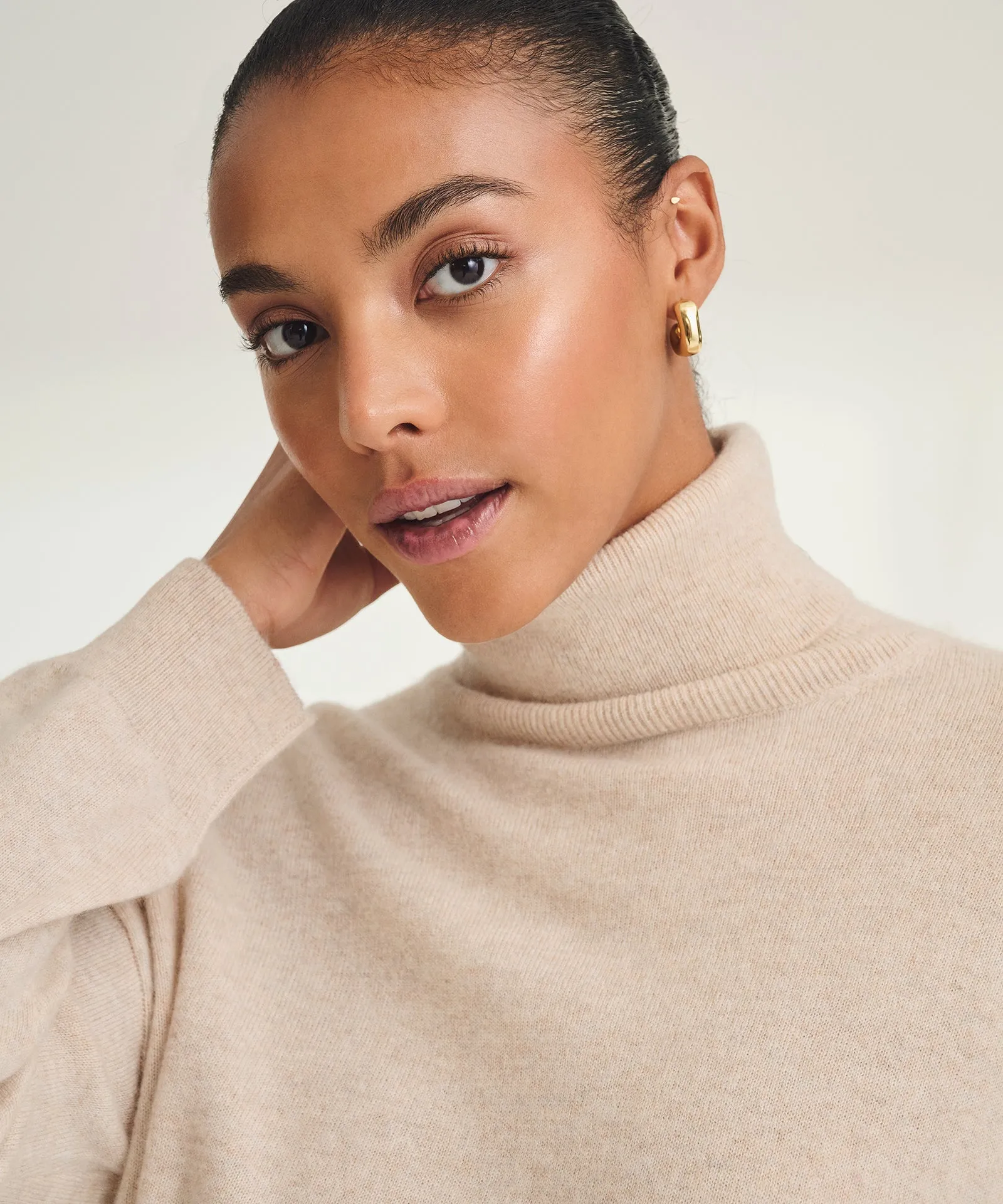 Signature Cashmere Boxy Turtleneck Sweater sold by NAADAM product image thumbnail 4