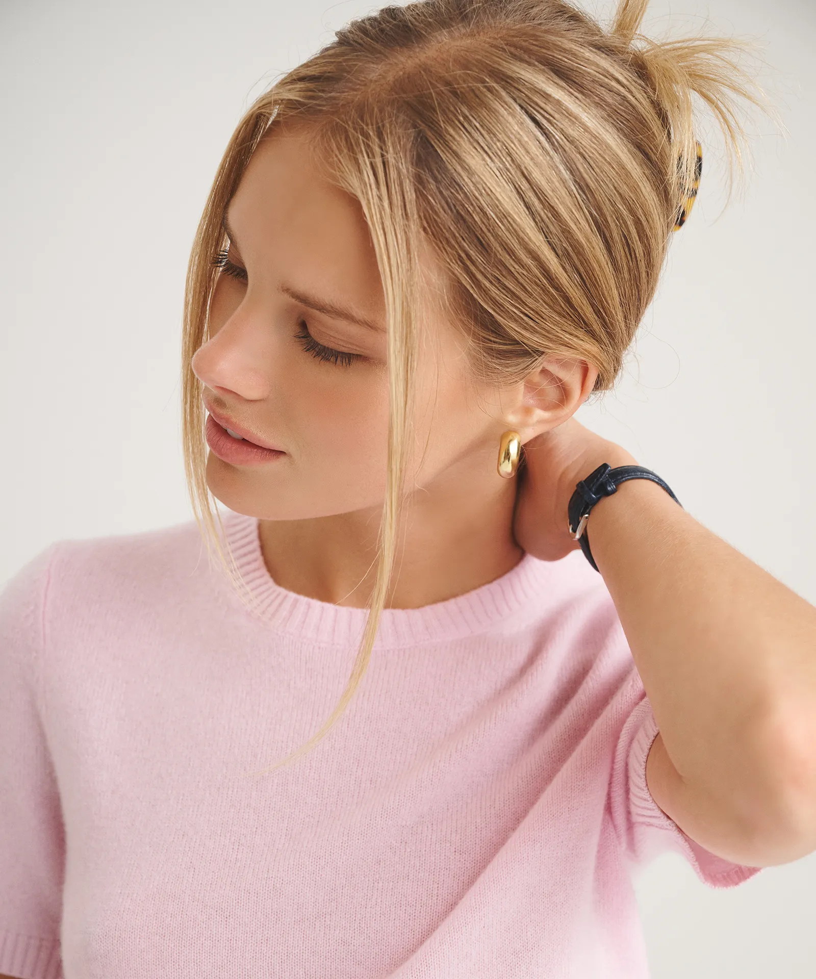 Basic Cashmere Short Sleeve Sweater sold by NAADAM product image thumbnail 5