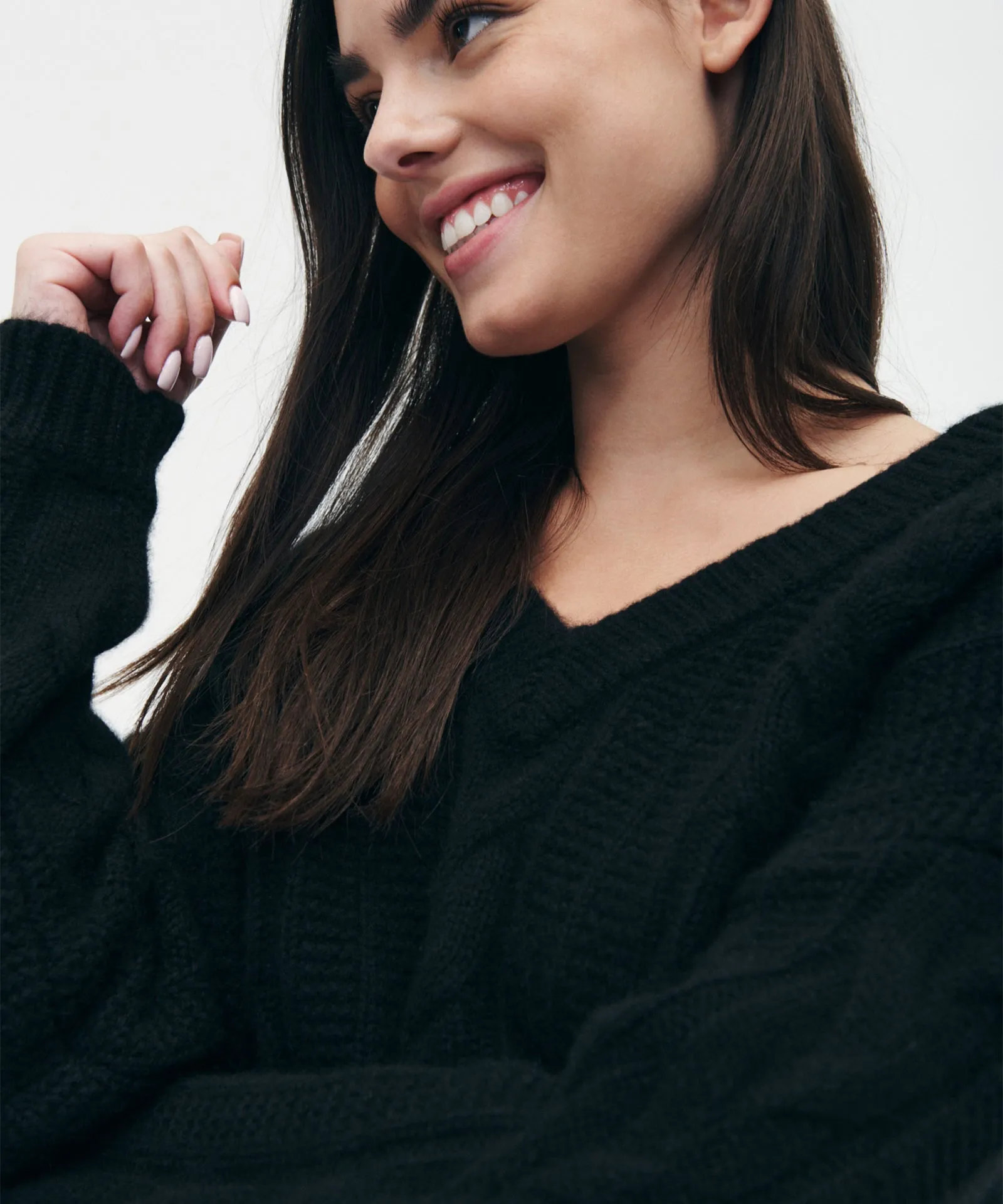 Cashmino Cable V-Neck Sweater sold by Naadam product image thumbnail 5