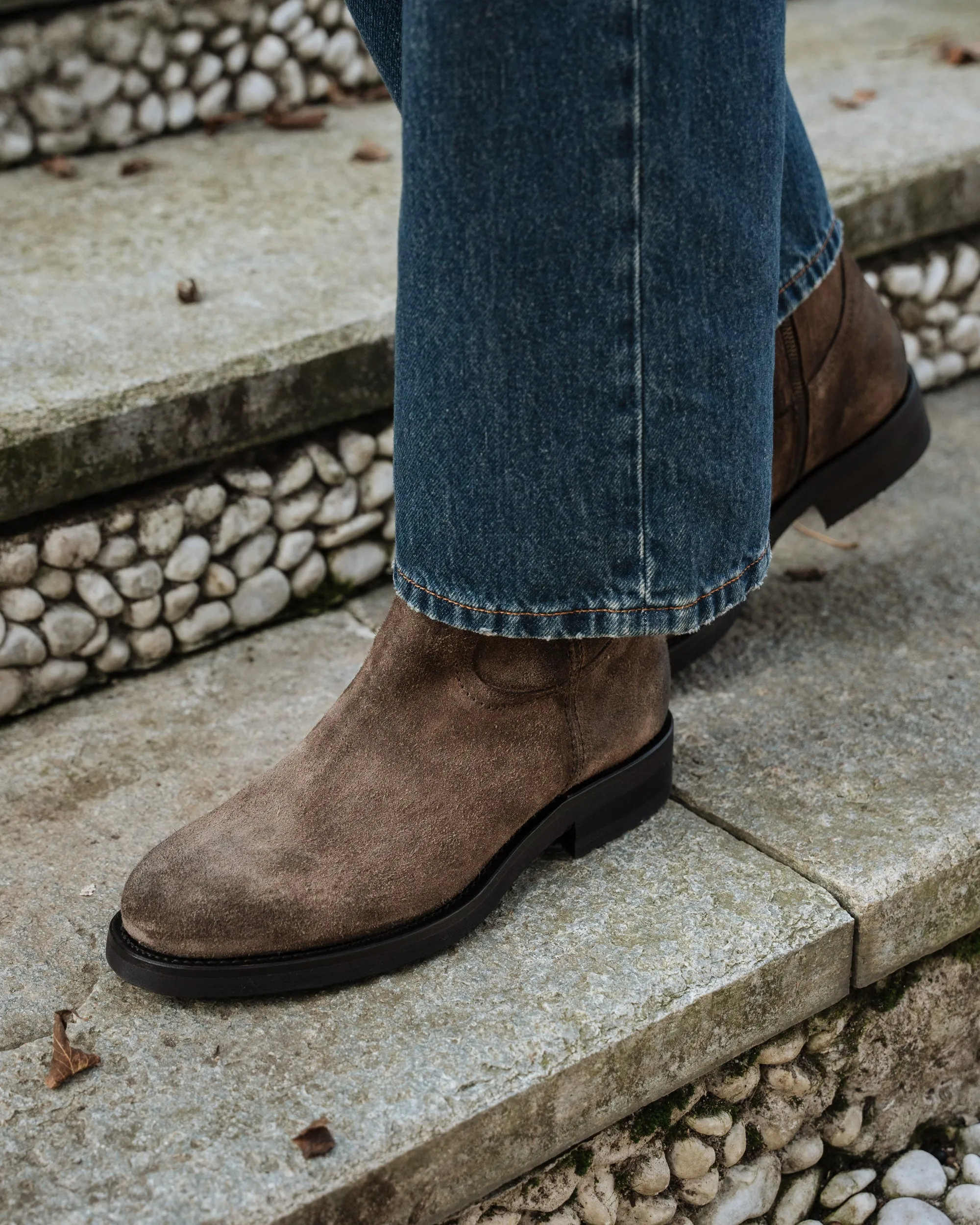 Alpador sold by Velasca