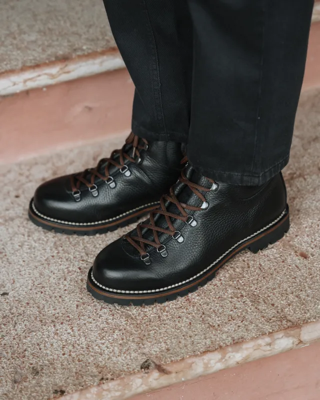 Resegott sold by Velasca