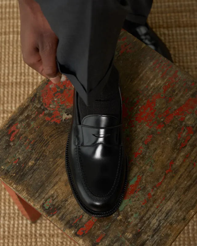 Moros sold by Velasca