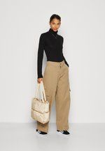 Bluzka z długim rękawem sold by Zalando product image thumbnail 2