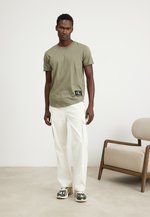 T-shirt basic sold by Zalando product image thumbnail 2