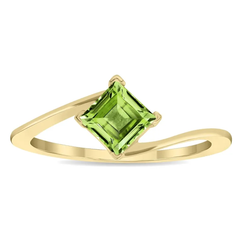 Women's Solitaire Square Shaped Peridot Wave Ring in 10K Yellow Gold sold by Zulily