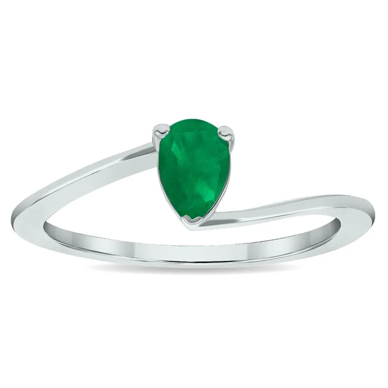 Women's Solitaire Emerald Wave Ring in 10K White Gold sold by Zulily