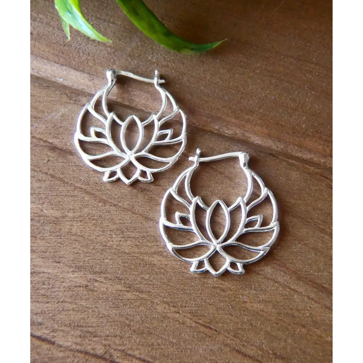 Vera & Co., Sterling Silver Lotus Flower Latch Earring - White sold by Zulily
