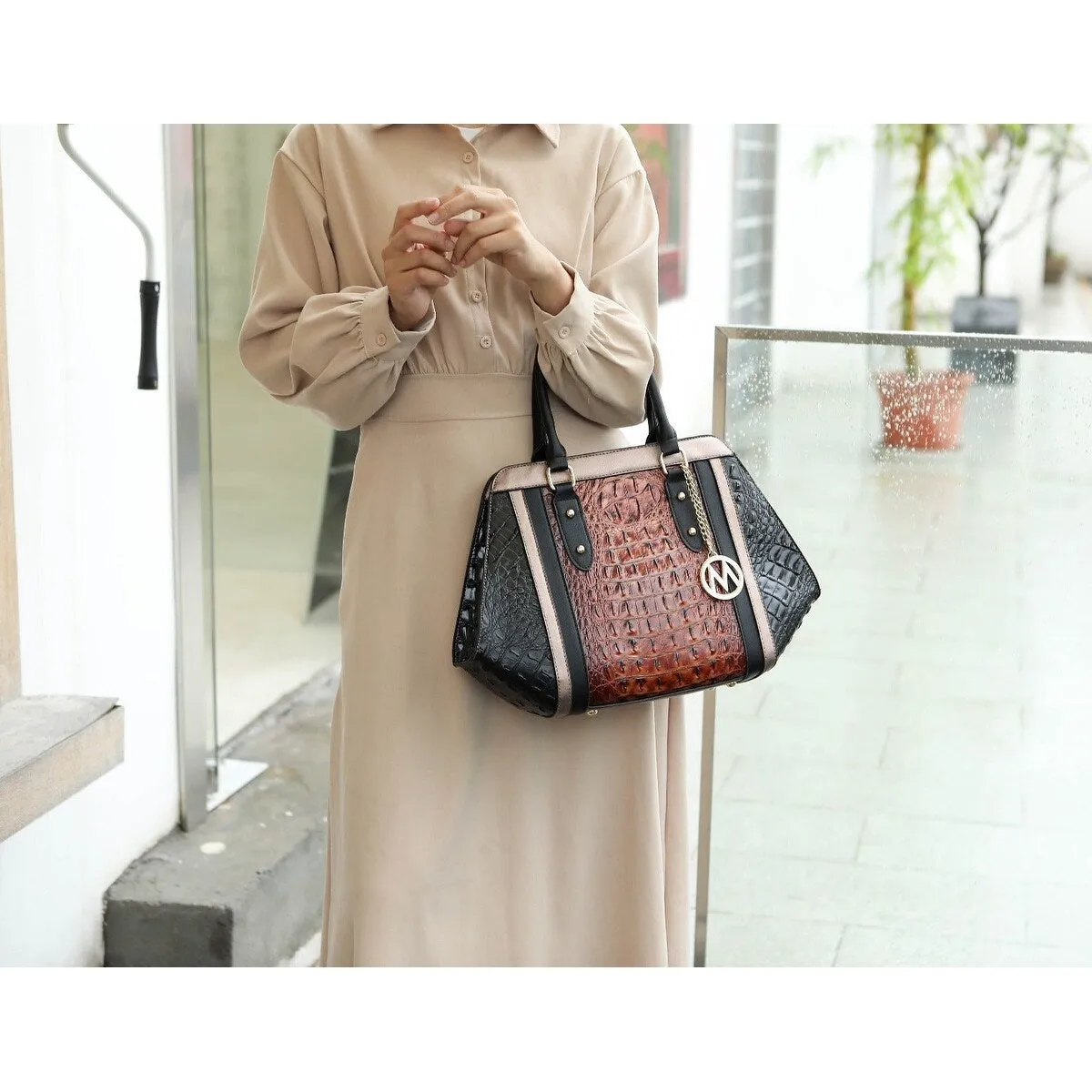 Daisy Shoulder Bag and Wallet sold by Zulily product image thumbnail 2