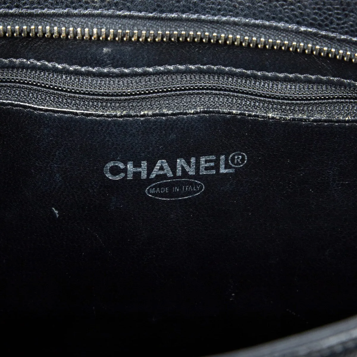 Chanel Medallion Tote SHW Caviar (Pre-Owned) - One Size sold by Zulily product image thumbnail 4