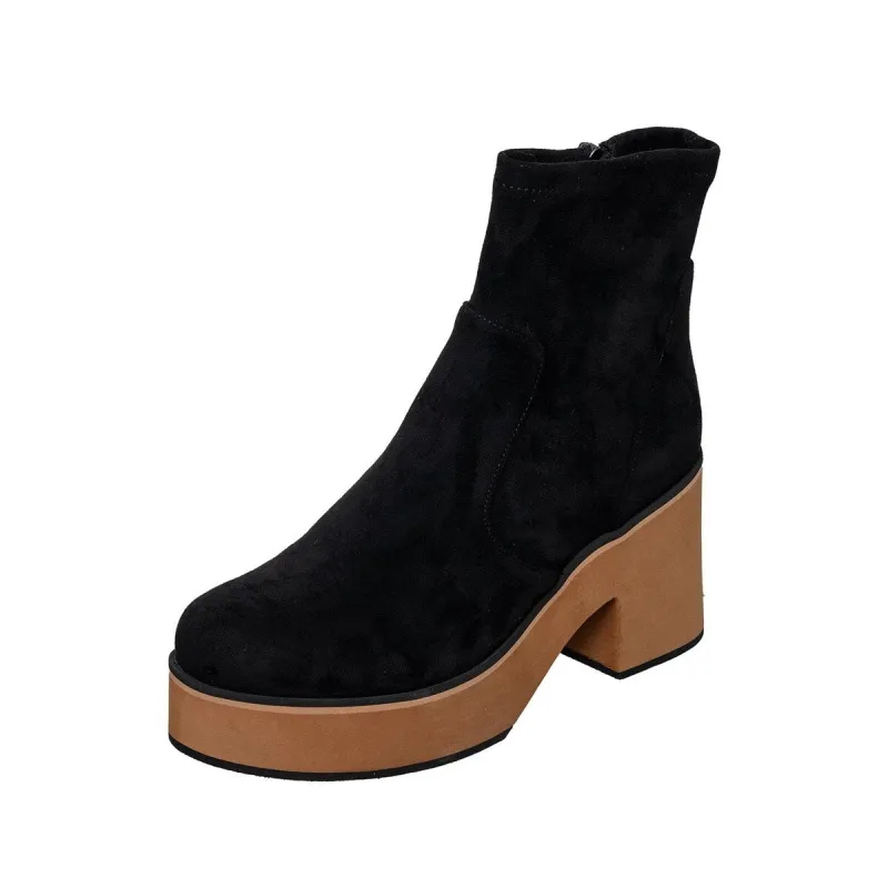 P32 Idella sold by Zulily