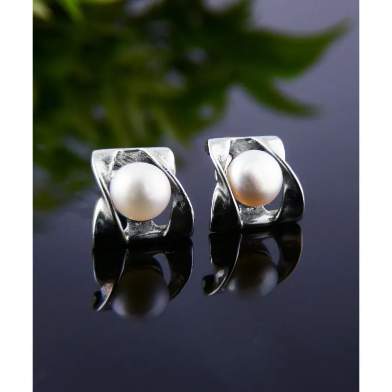 Vera & Co. Sterling Silver Button Earring Twisted Ribbon with Freshwater Pearl sold by Zulily