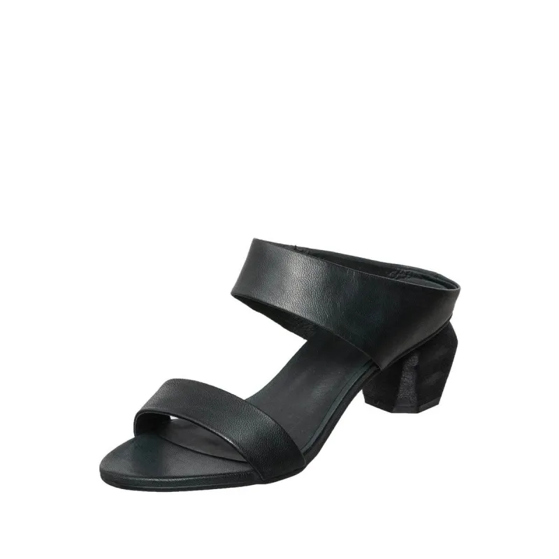 C05 Amelia Black sold by Zulily