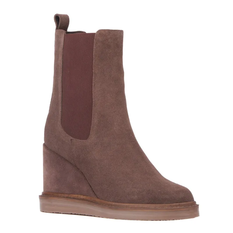 Vintage Foundry Co. Women's Elizabeth Wedge Boots Chelsea Boots sold by Zulily