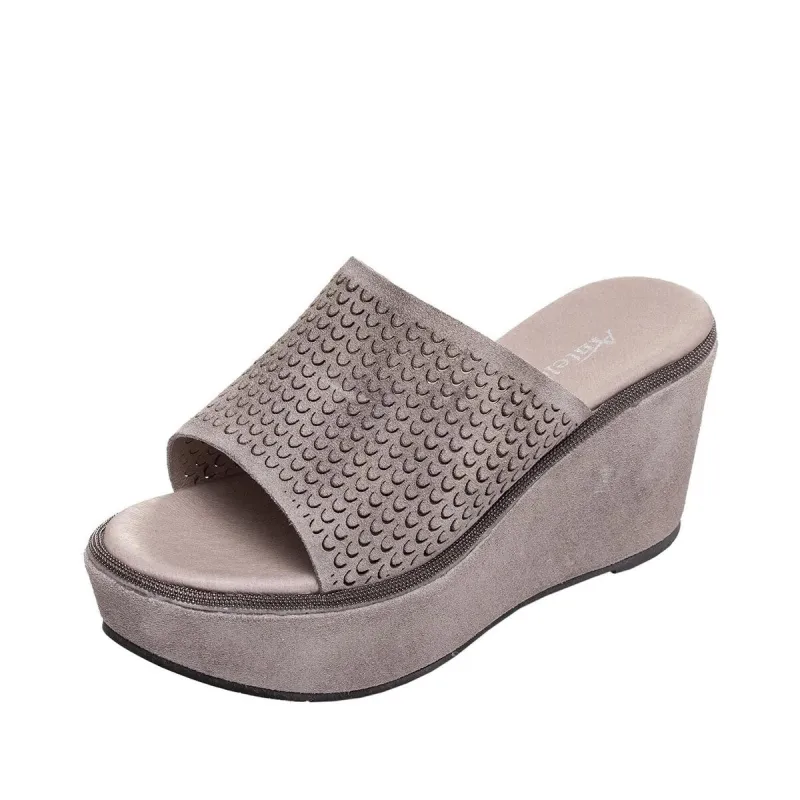 H30 Kinsley Leather Wedge Sandal sold by Zulily