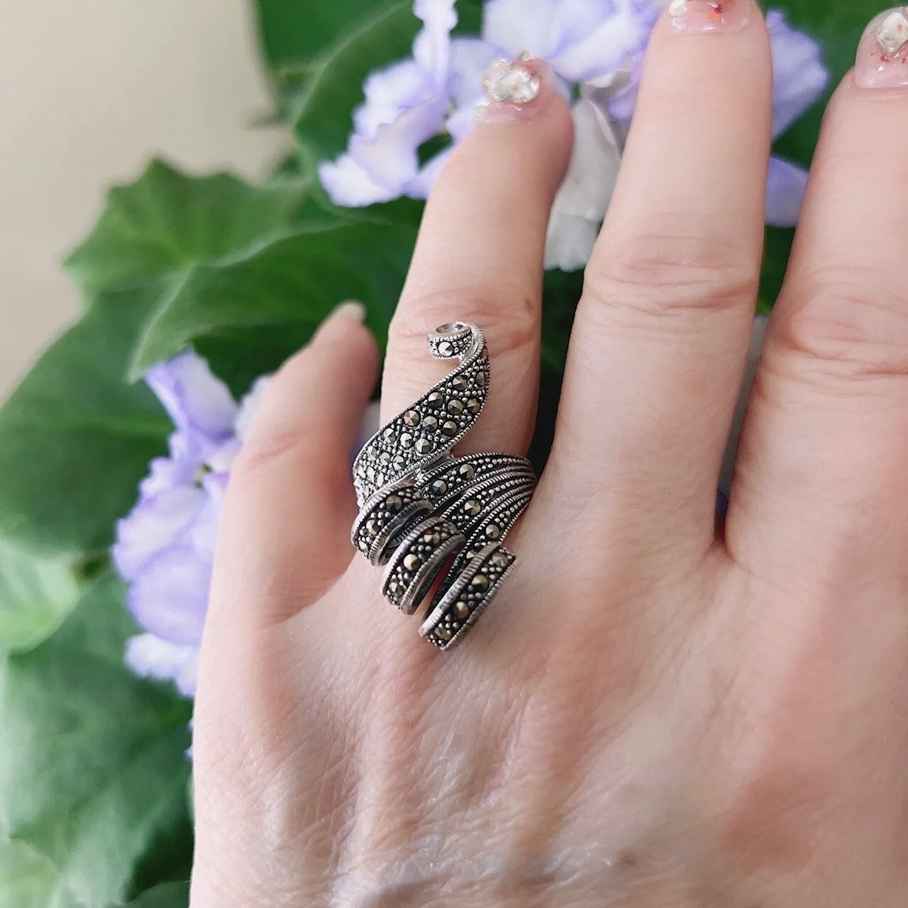 Marcasite and Sterling Silver 4 Lines Curving Up Dimension Ring sold by Zulily product image thumbnail 3