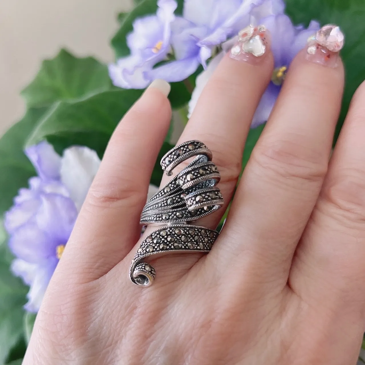 Marcasite and Sterling Silver 4 Lines Curving Up Dimension Ring sold by Zulily product image thumbnail 2