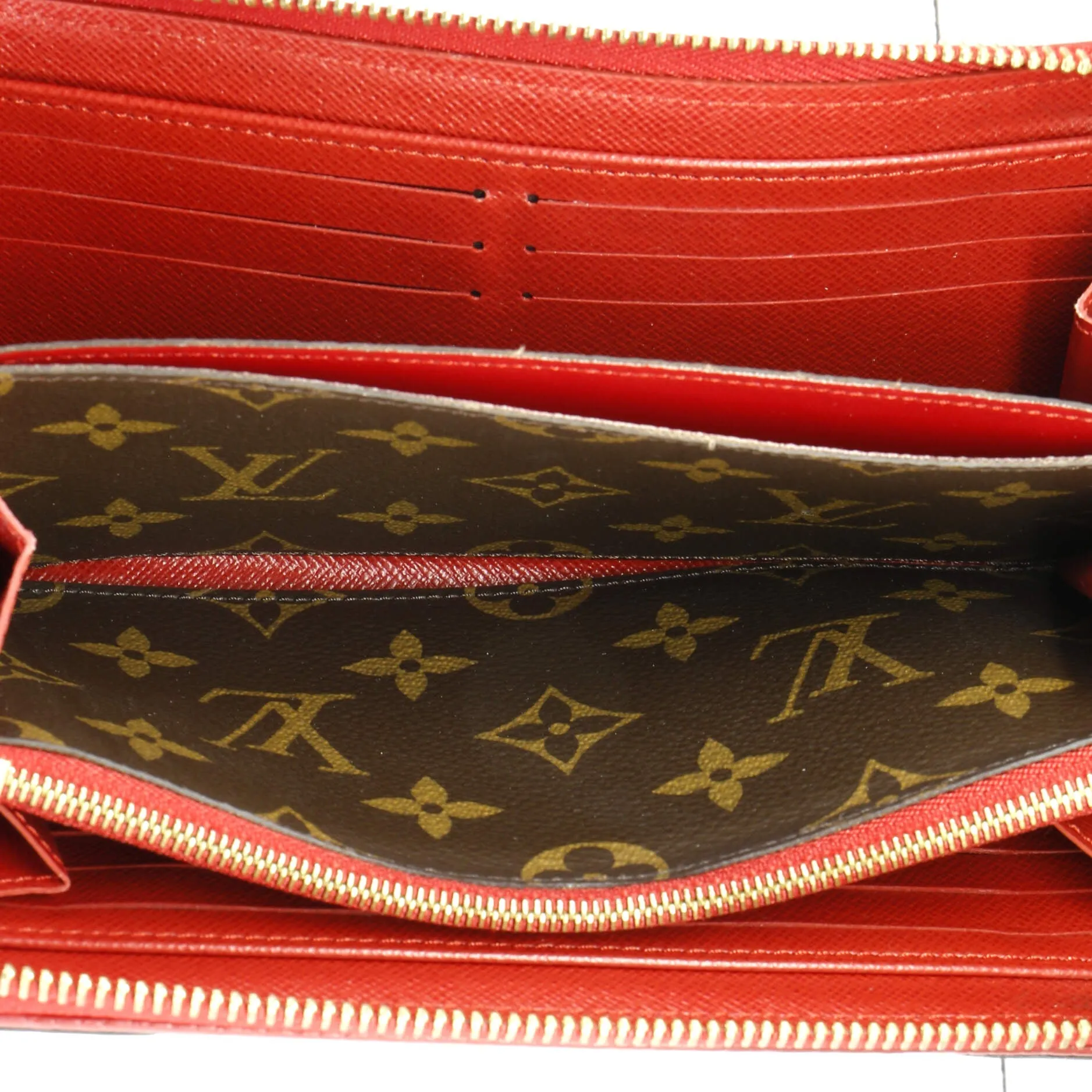 Pre-Loved Louis Vuitton Retiro Zippy Wallet Monogram Canvas sold by Zulily product image thumbnail 5