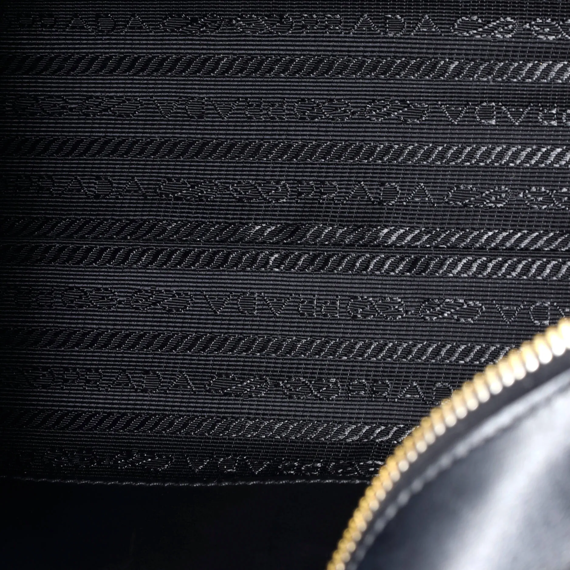 Pre-Loved Prada Esplanade Crossbody Bag Saffiano with City Calf Small sold by Zulily product image thumbnail 5